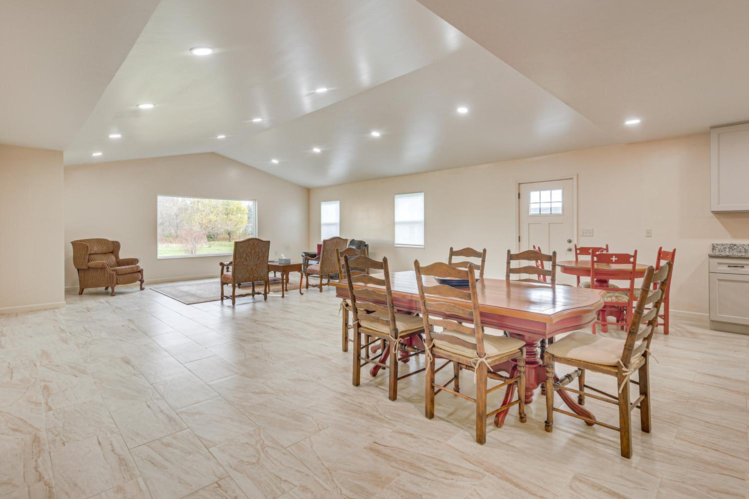 Ski, Fish and Unwind Peaceful Lake Champlain Home!