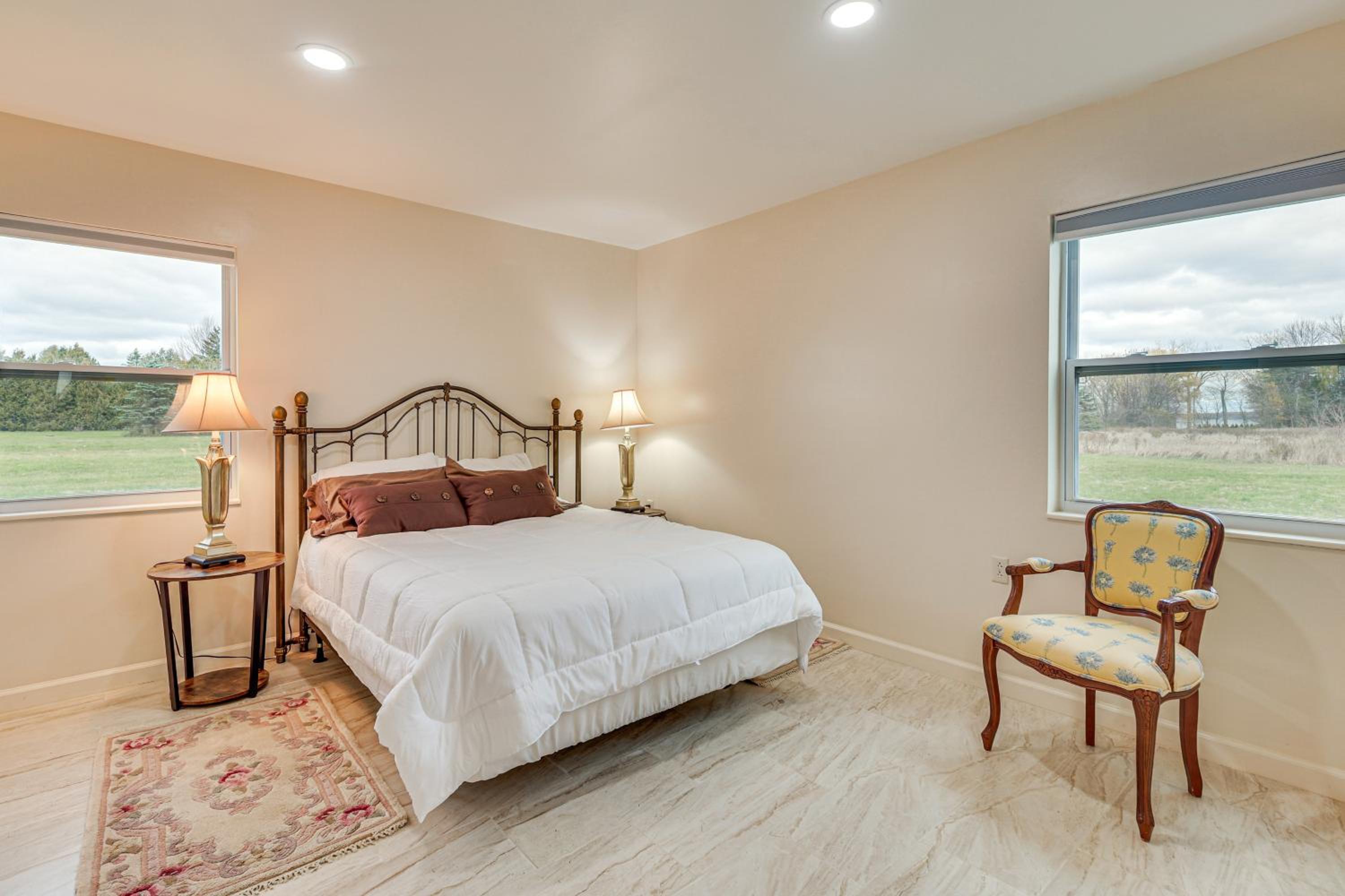 Ski, Fish and Unwind Peaceful Lake Champlain Home!