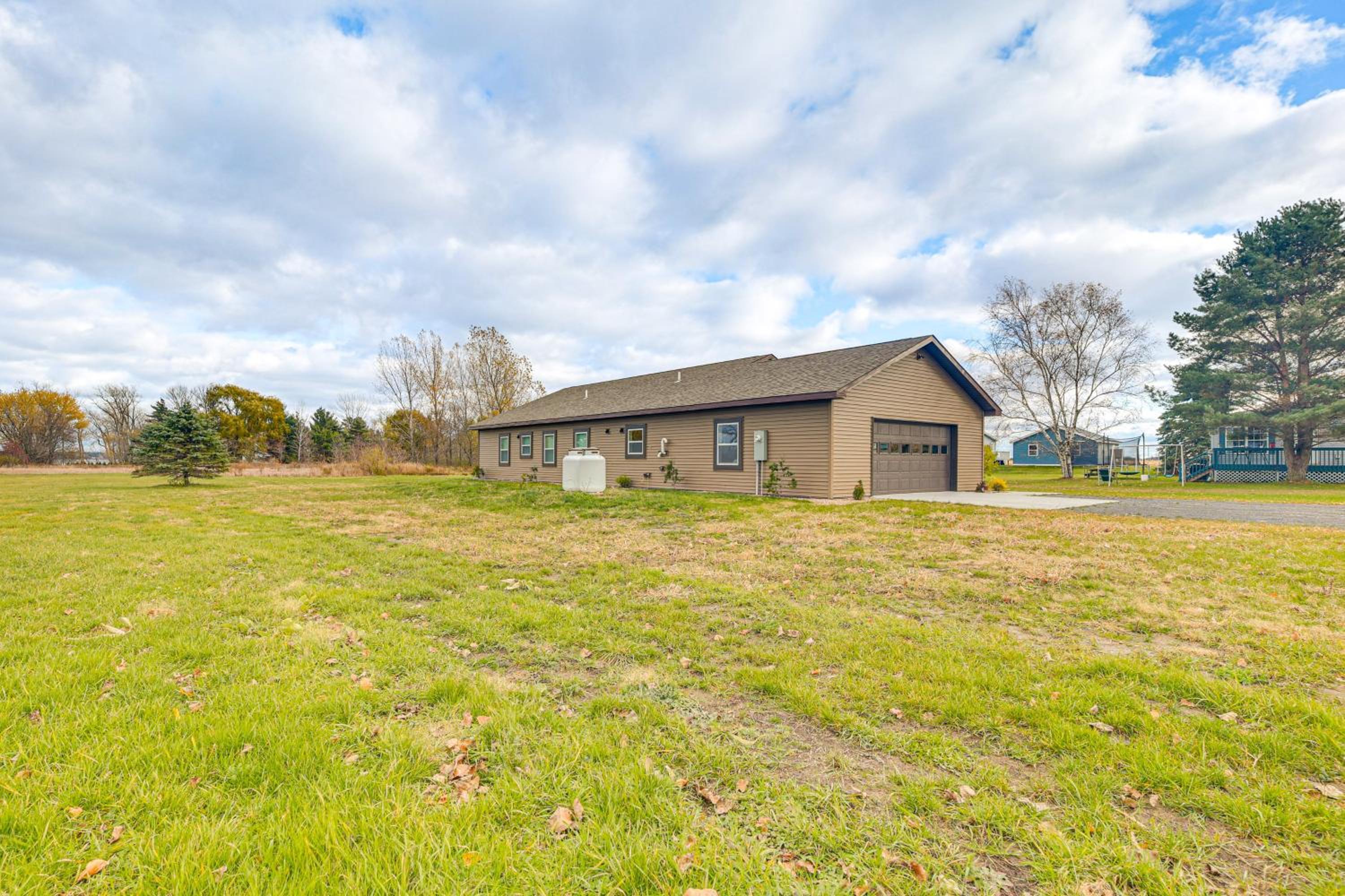 Ski, Fish and Unwind Peaceful Lake Champlain Home!