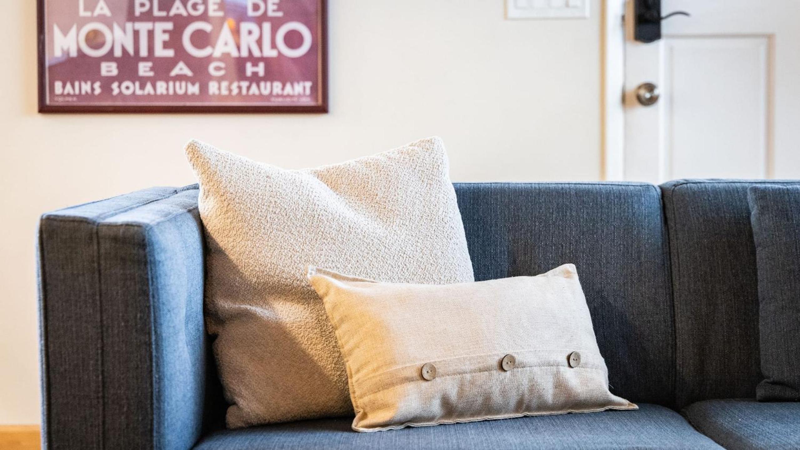 Sunny Venice Beach Home with Open Living Walkability to Abbot Kinney Venice Drift by AvantStay