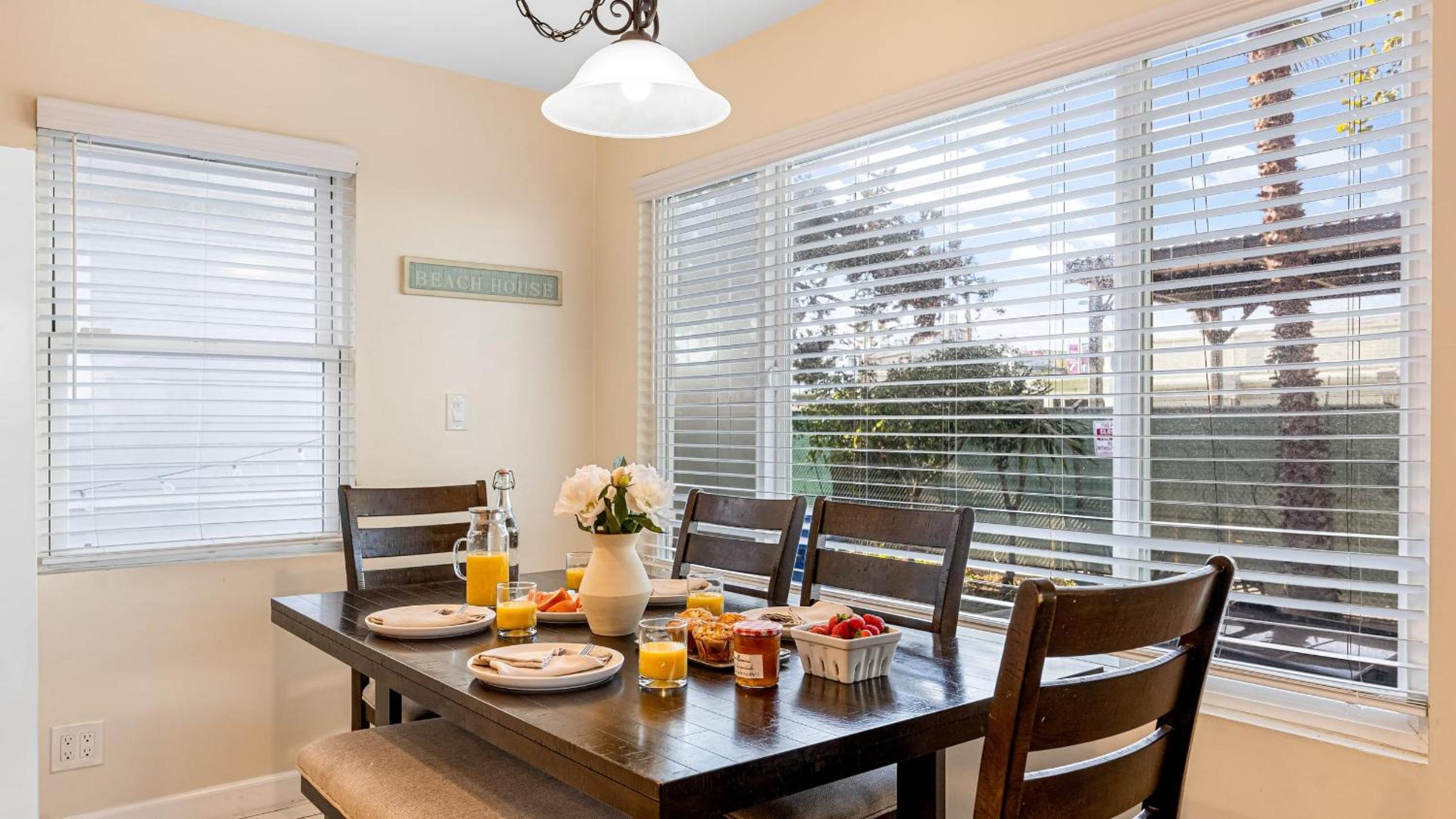 Sunny Venice Beach Home with Open Living Walkability to Abbot Kinney Venice Drift by AvantStay