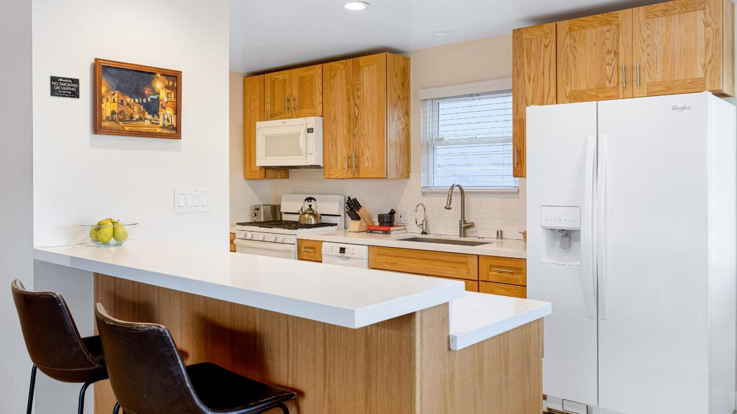 Sunny Venice Beach Home with Open Living Walkability to Abbot Kinney Venice Drift by AvantStay