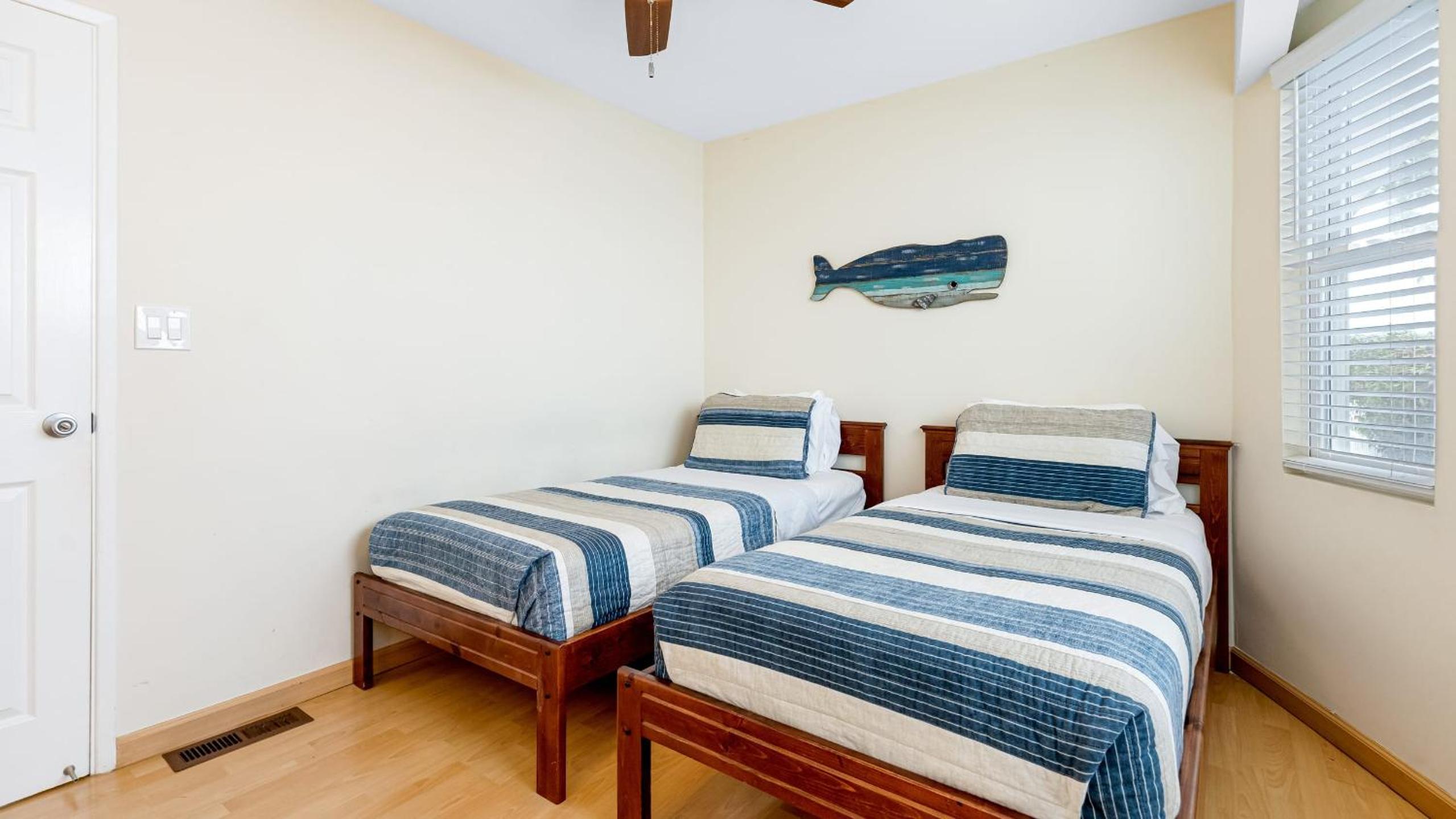 Sunny Venice Beach Home with Open Living Walkability to Abbot Kinney Venice Drift by AvantStay
