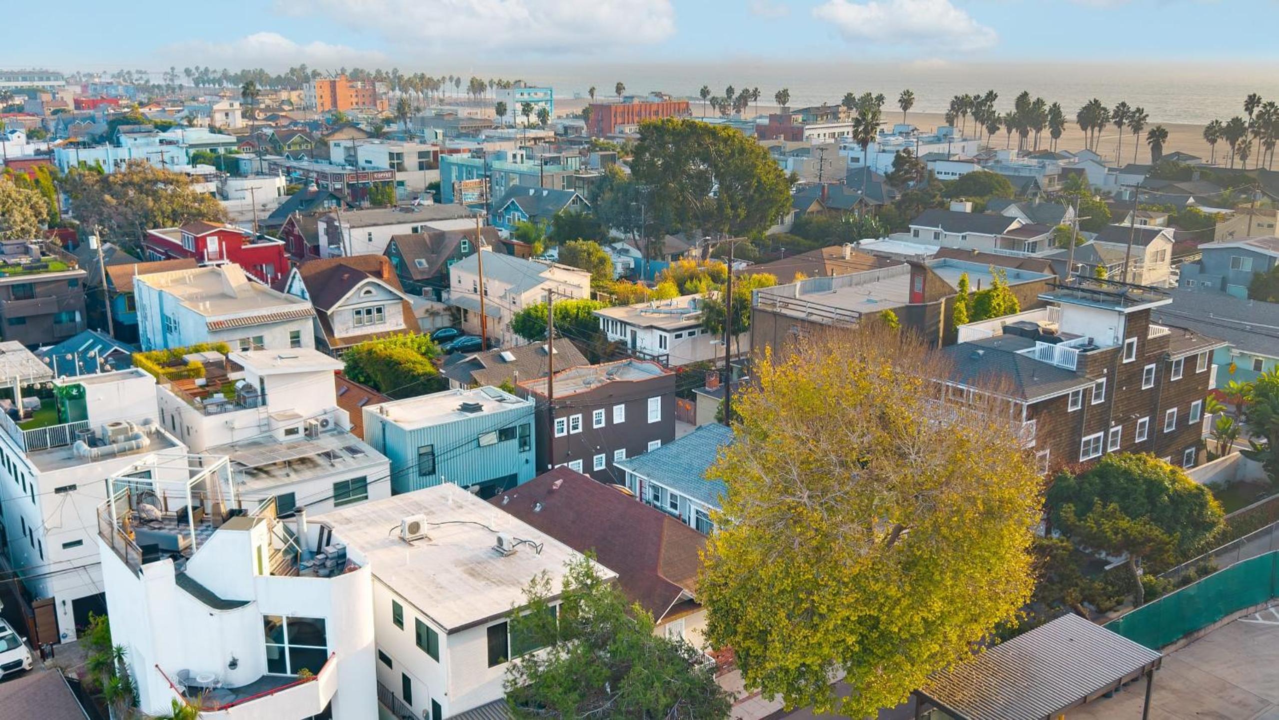 Sunny Venice Beach Home with Open Living Walkability to Abbot Kinney Venice Drift by AvantStay