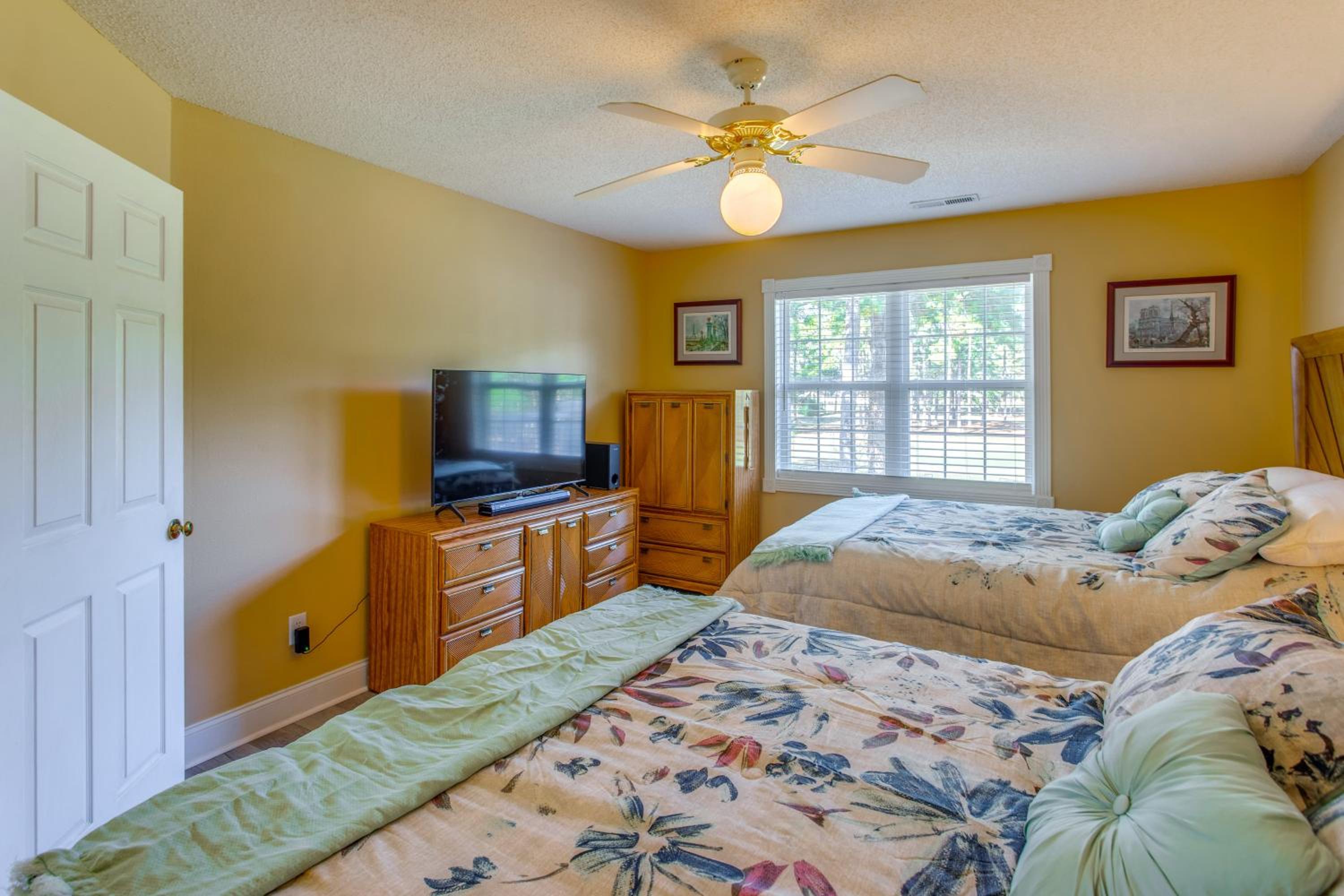 Golfers Haven Calabash Condo, 9 Mi to Beach