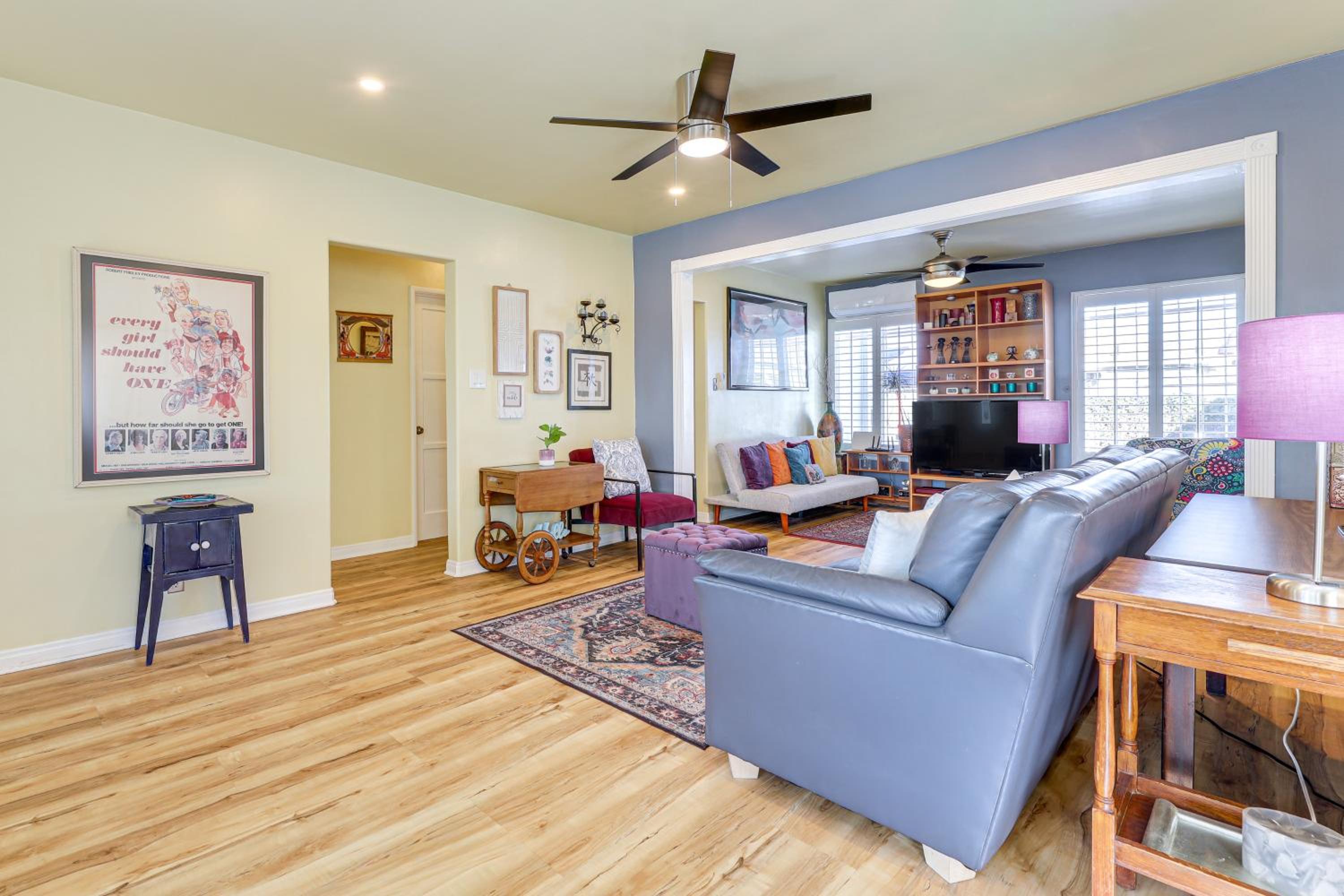 Stylish Home Near SoFi Stadium, LAX and Long Beach