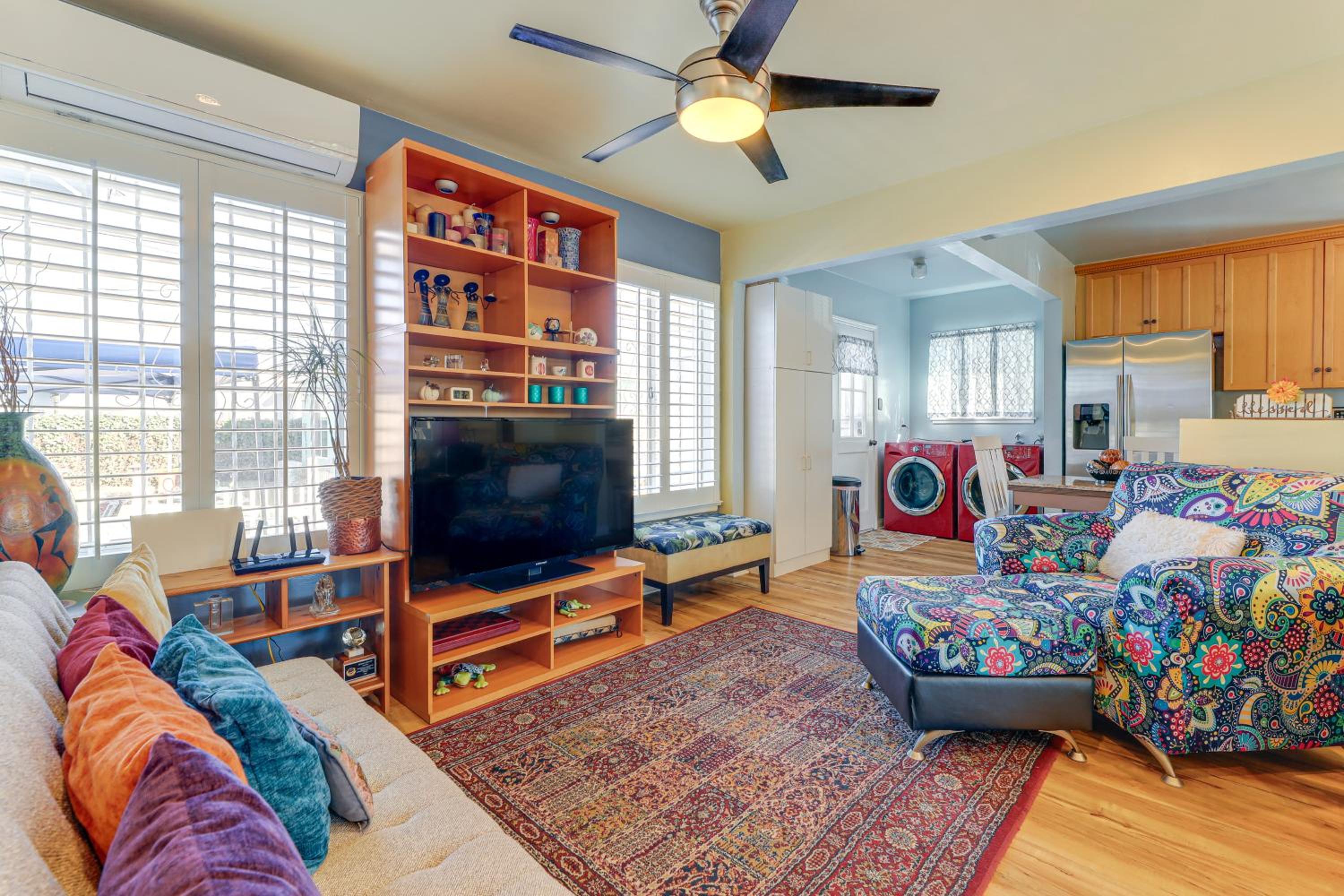 Stylish Home Near SoFi Stadium, LAX and Long Beach