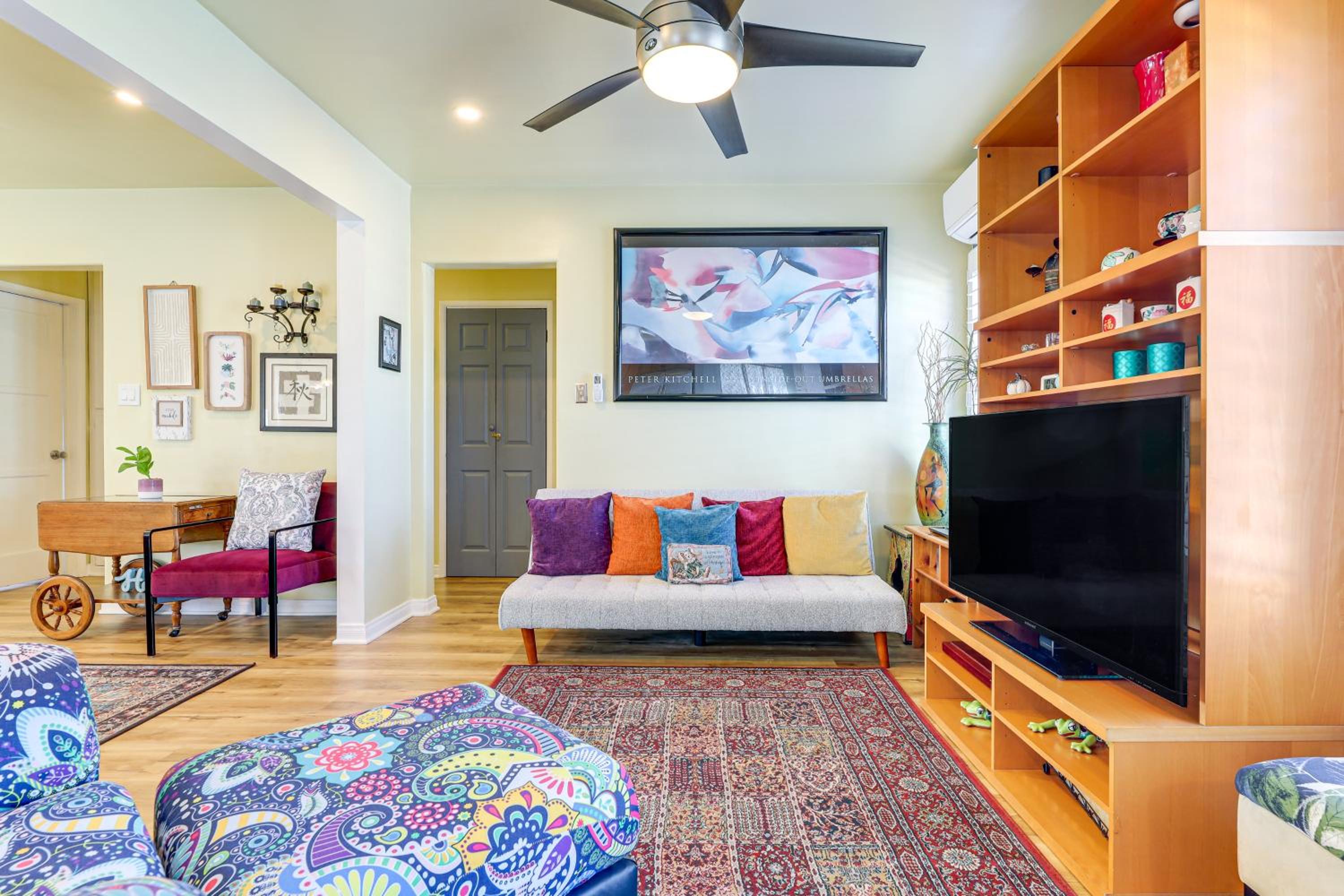 Stylish Home Near SoFi Stadium, LAX and Long Beach