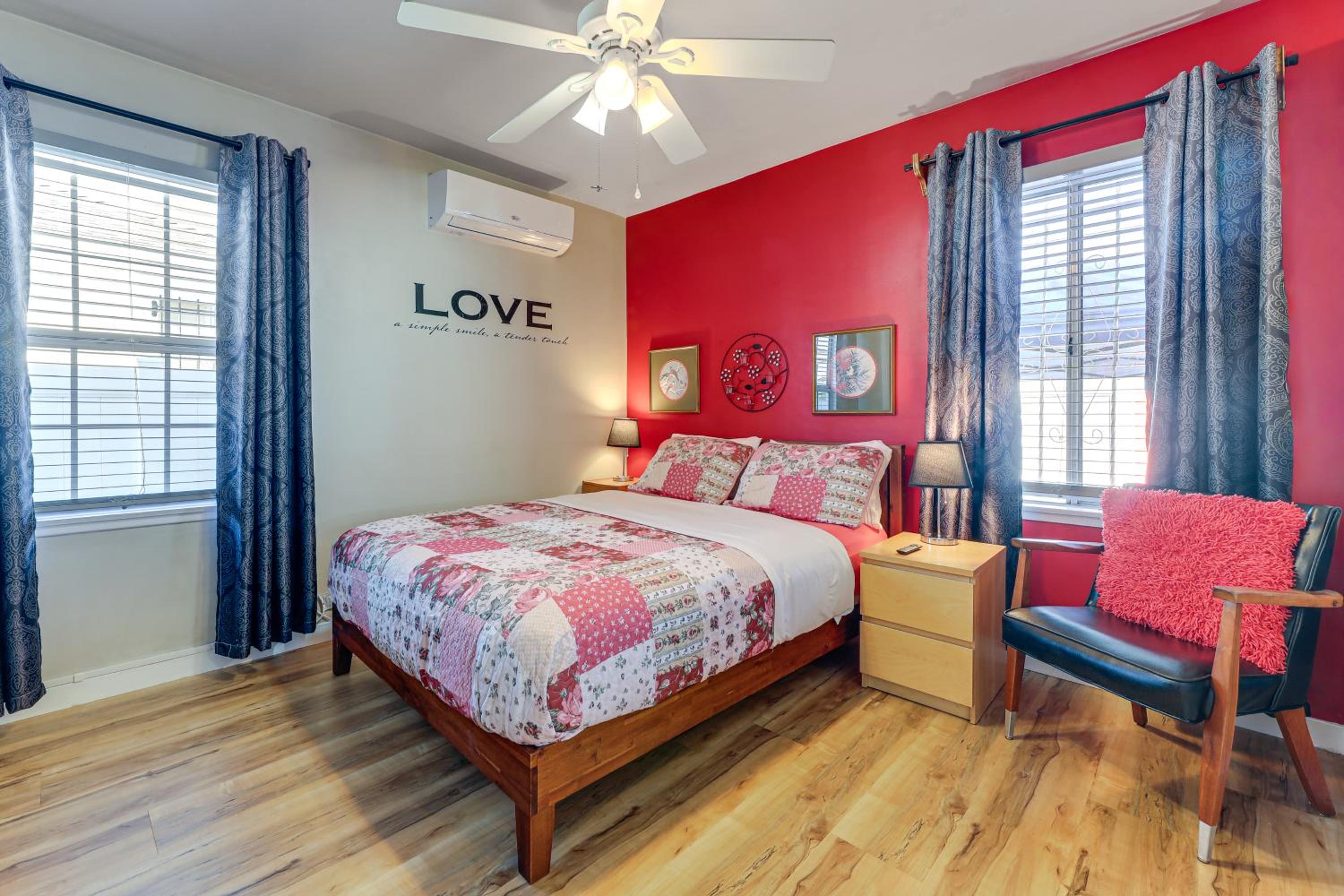 Stylish Home Near SoFi Stadium, LAX and Long Beach