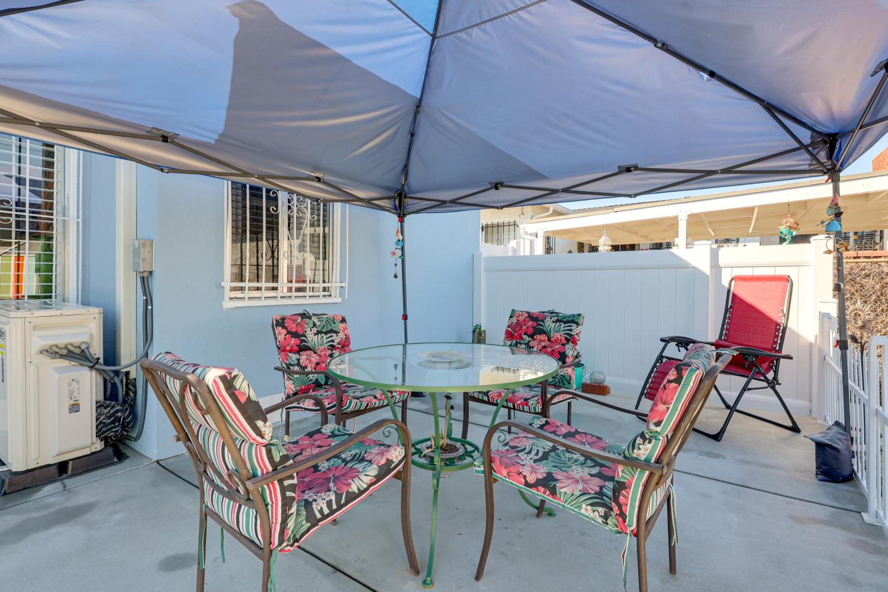 Stylish Home Near SoFi Stadium, LAX and Long Beach