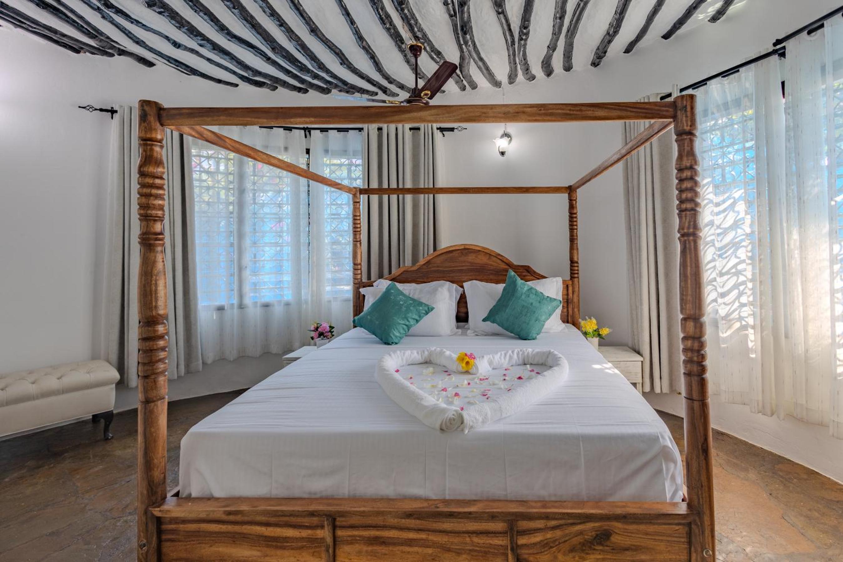 Auregi Villas - 2 and 3 bedroom near Diani Beach