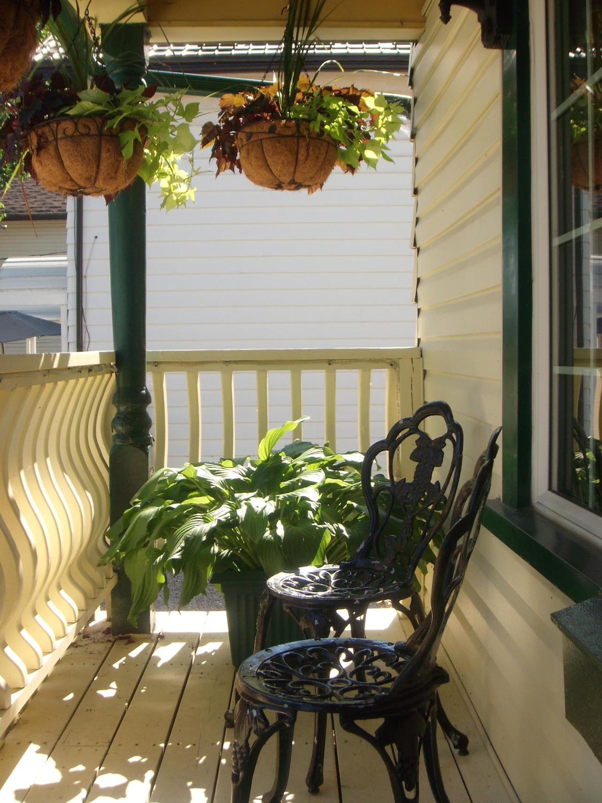 Ellis House Bed & Breakfast
