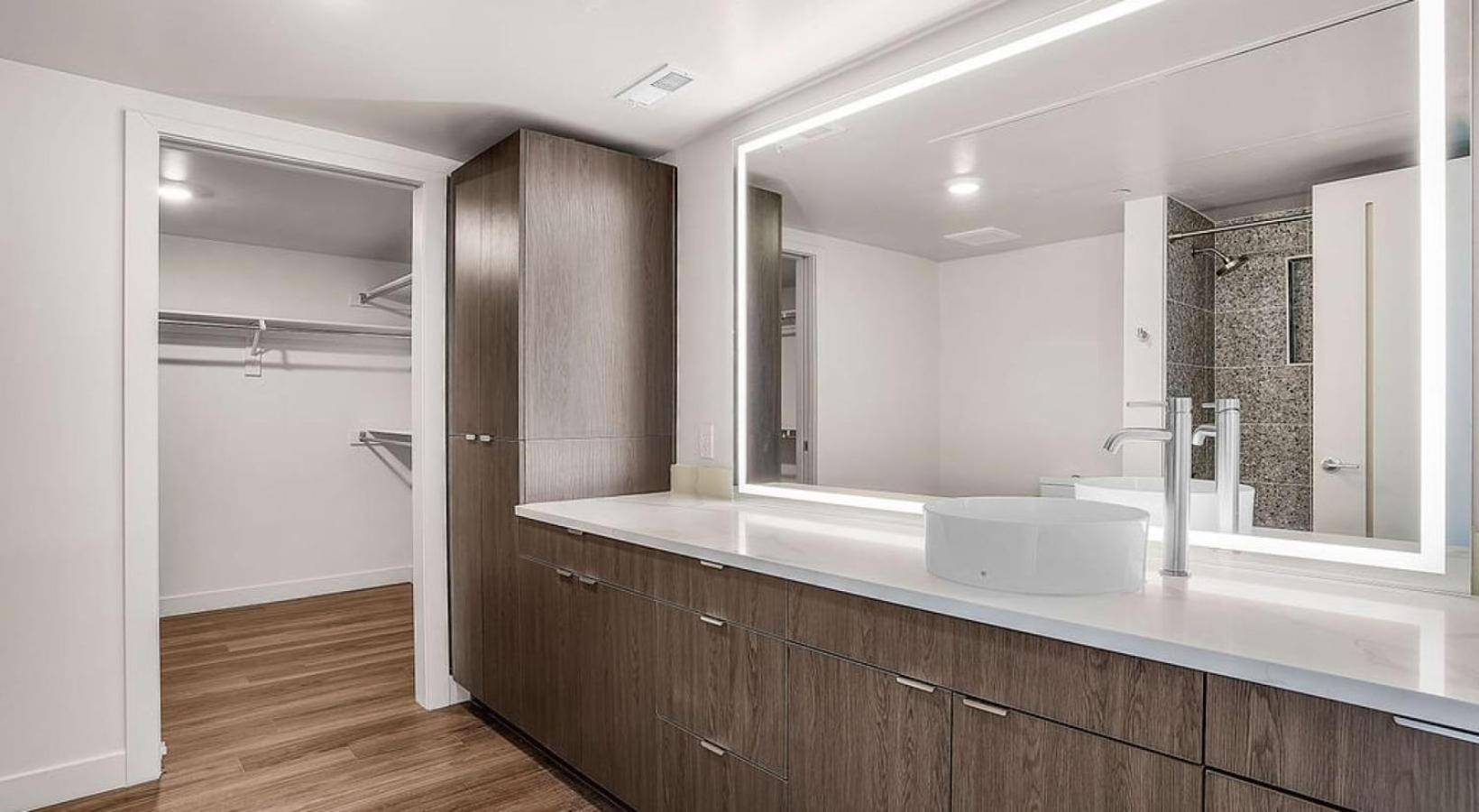 Ultra-Luxury Condo in the Middle of Downtown
