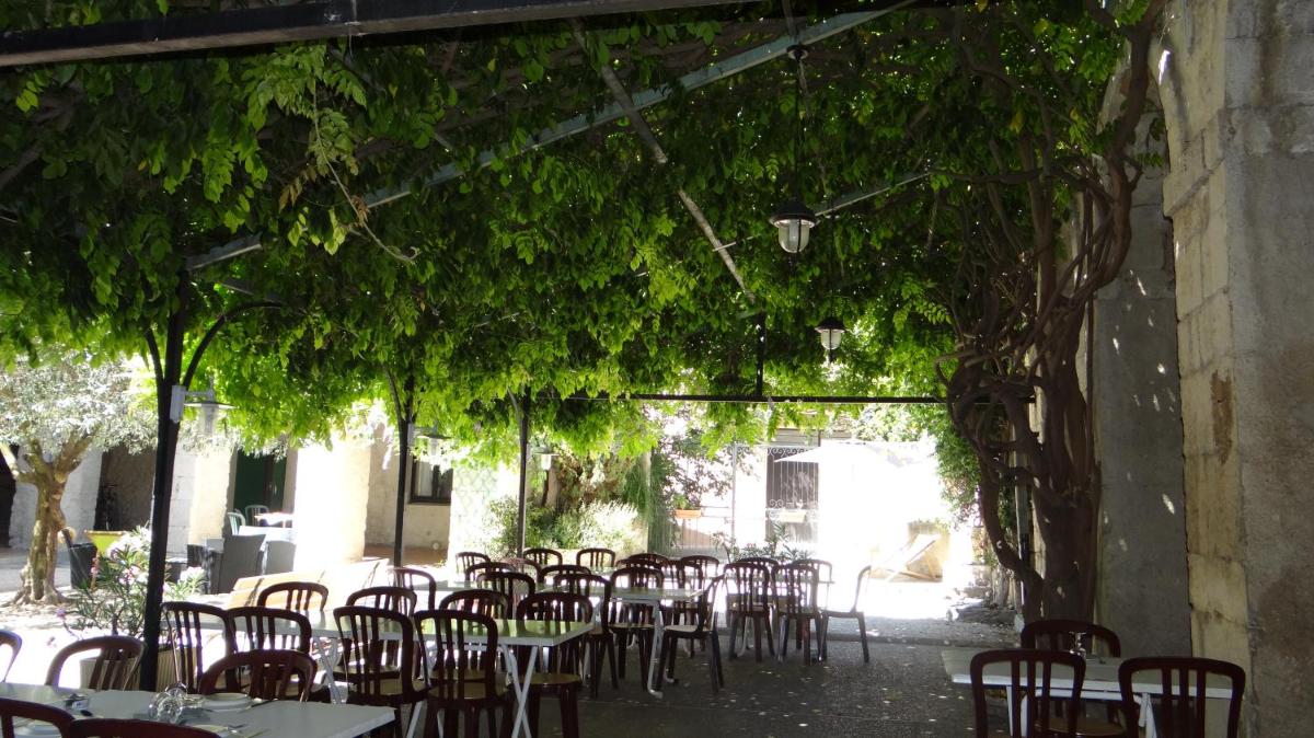 outdoor BBQ area
