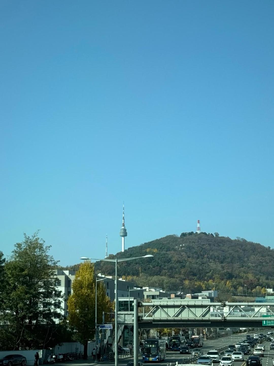 Itaewon Namsan House Free Hanbok Experience for Couples 10-min walk to Namsan Park 15-min walk to Noksapyeong Station