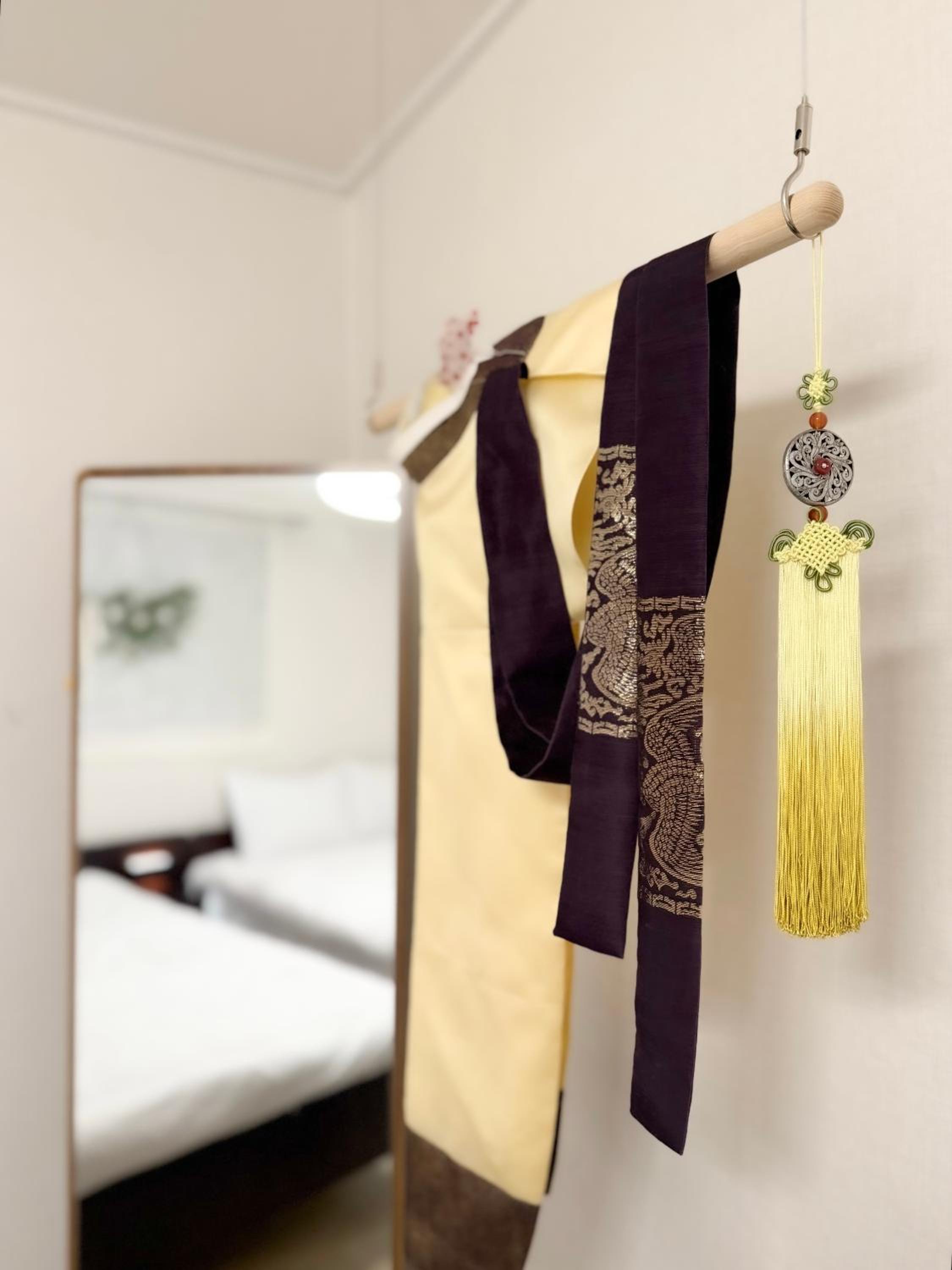 Itaewon Namsan House Free Hanbok Experience for Couples 10-min walk to Namsan Park 15-min walk to Noksapyeong Station