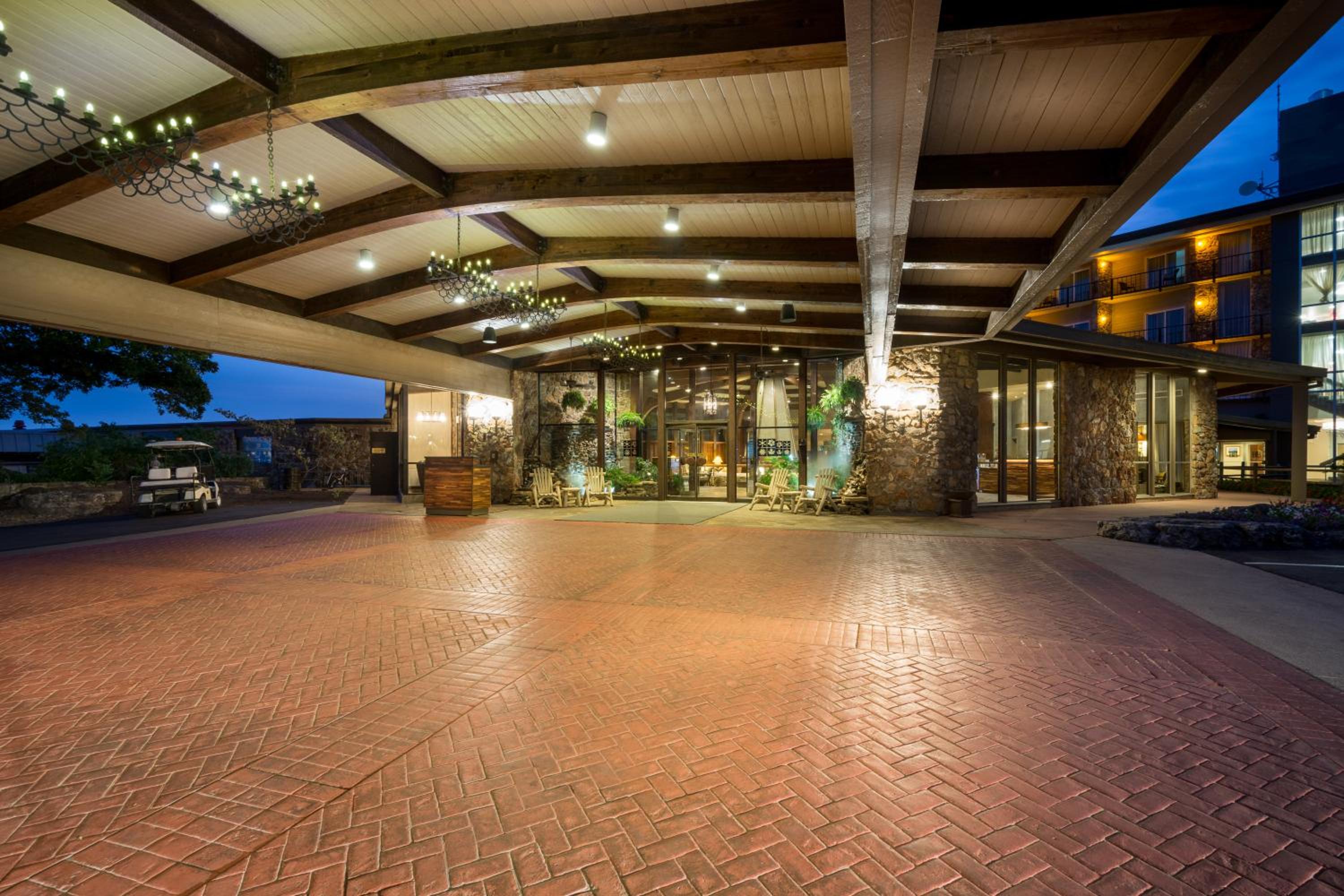 Lodge of Four Seasons Golf Resort, Marina  Spa - Property Image 4