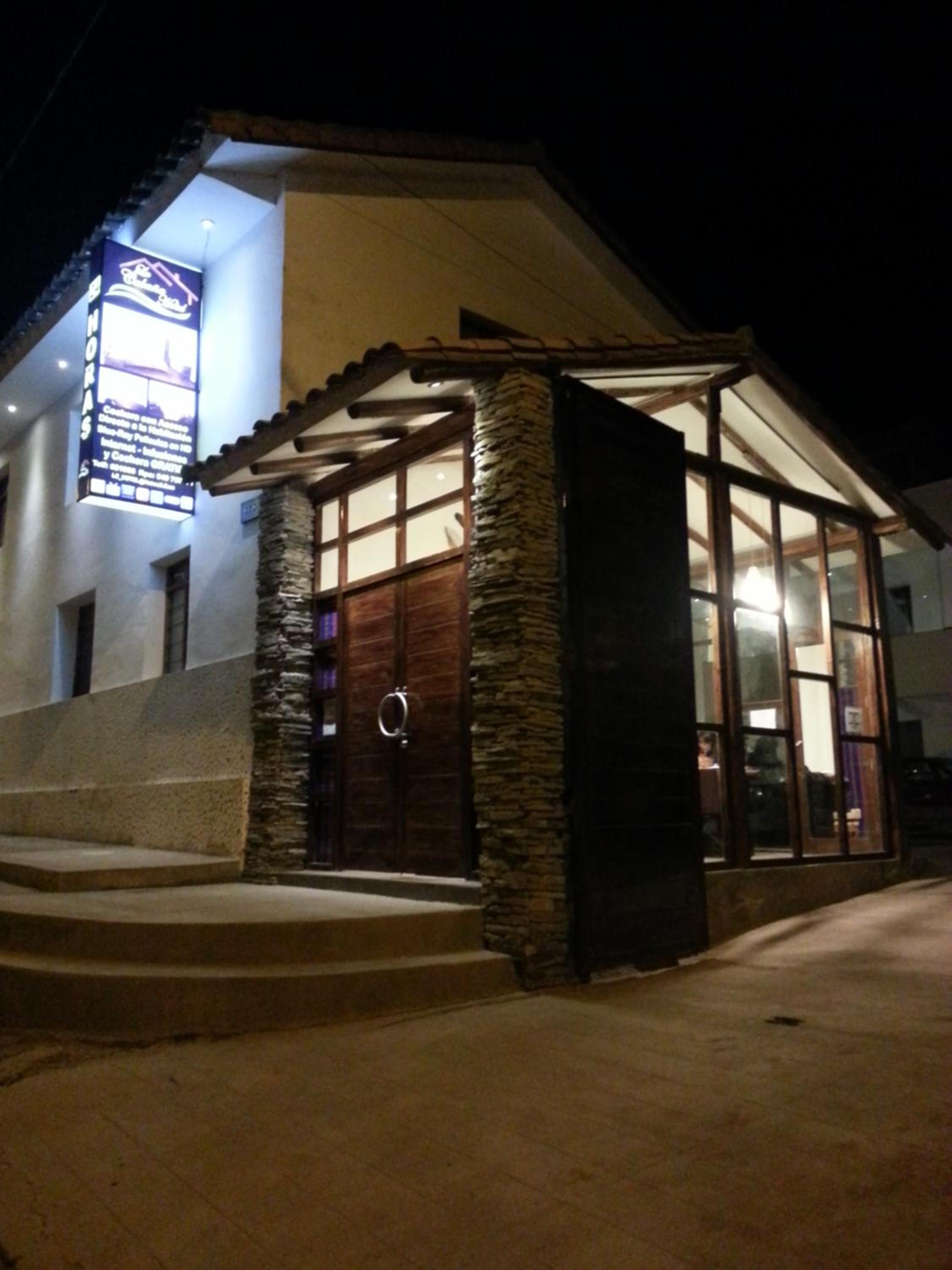 La Cabaña Hotel