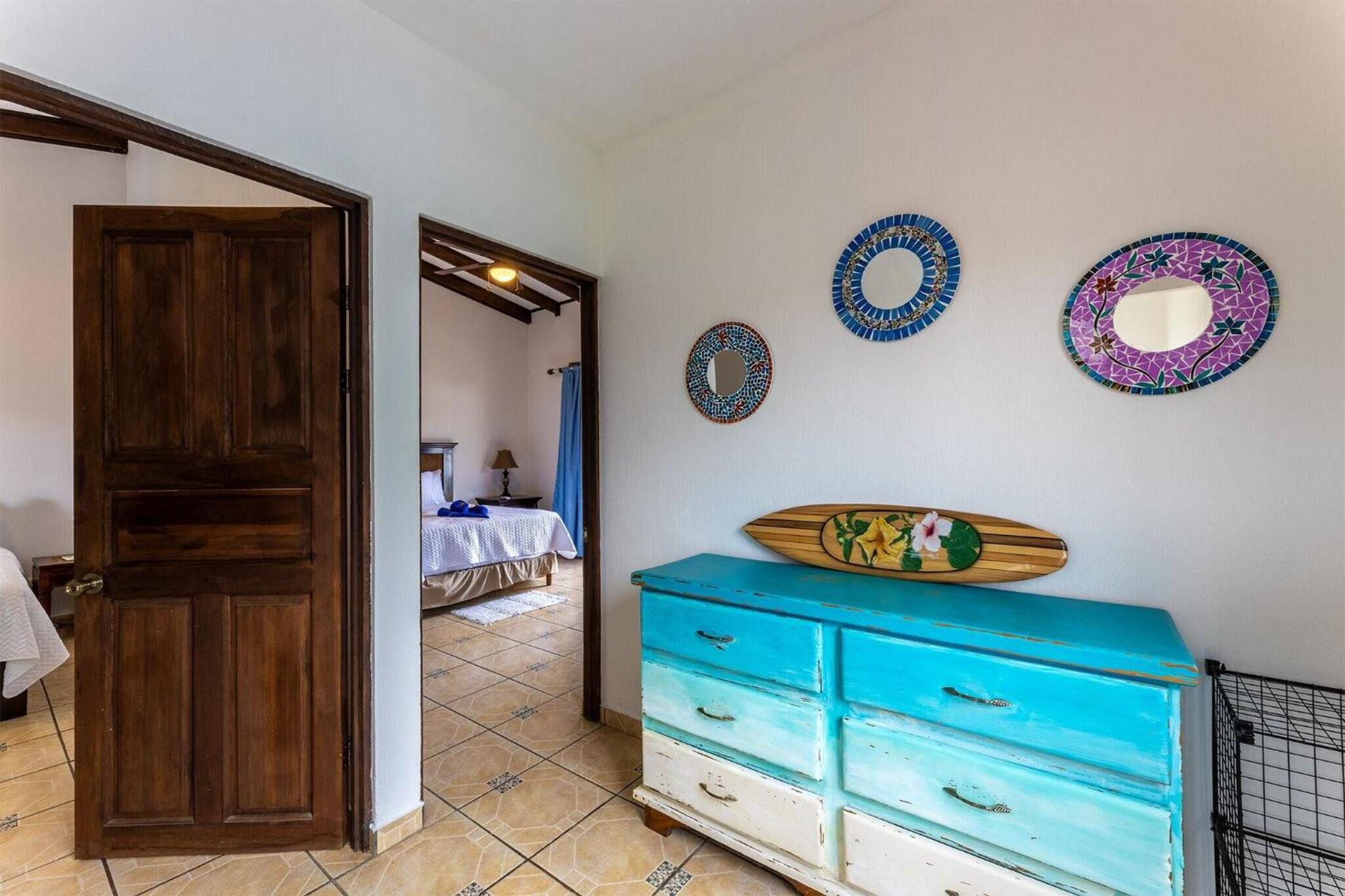 Sunset Villa, comfortable house steps from the beach