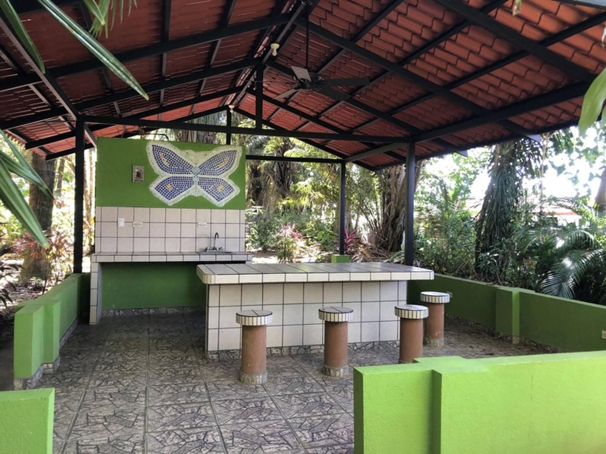 Sunset Villa, comfortable house steps from the beach