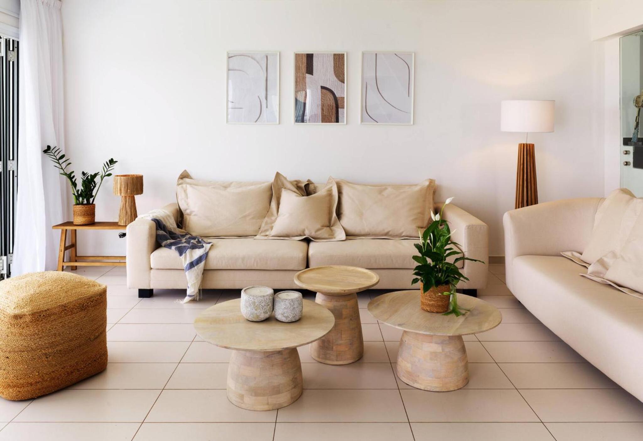 Sirena Solis Villa - Elegant 5-bedroom Sea View Retreat near Sirena Bay