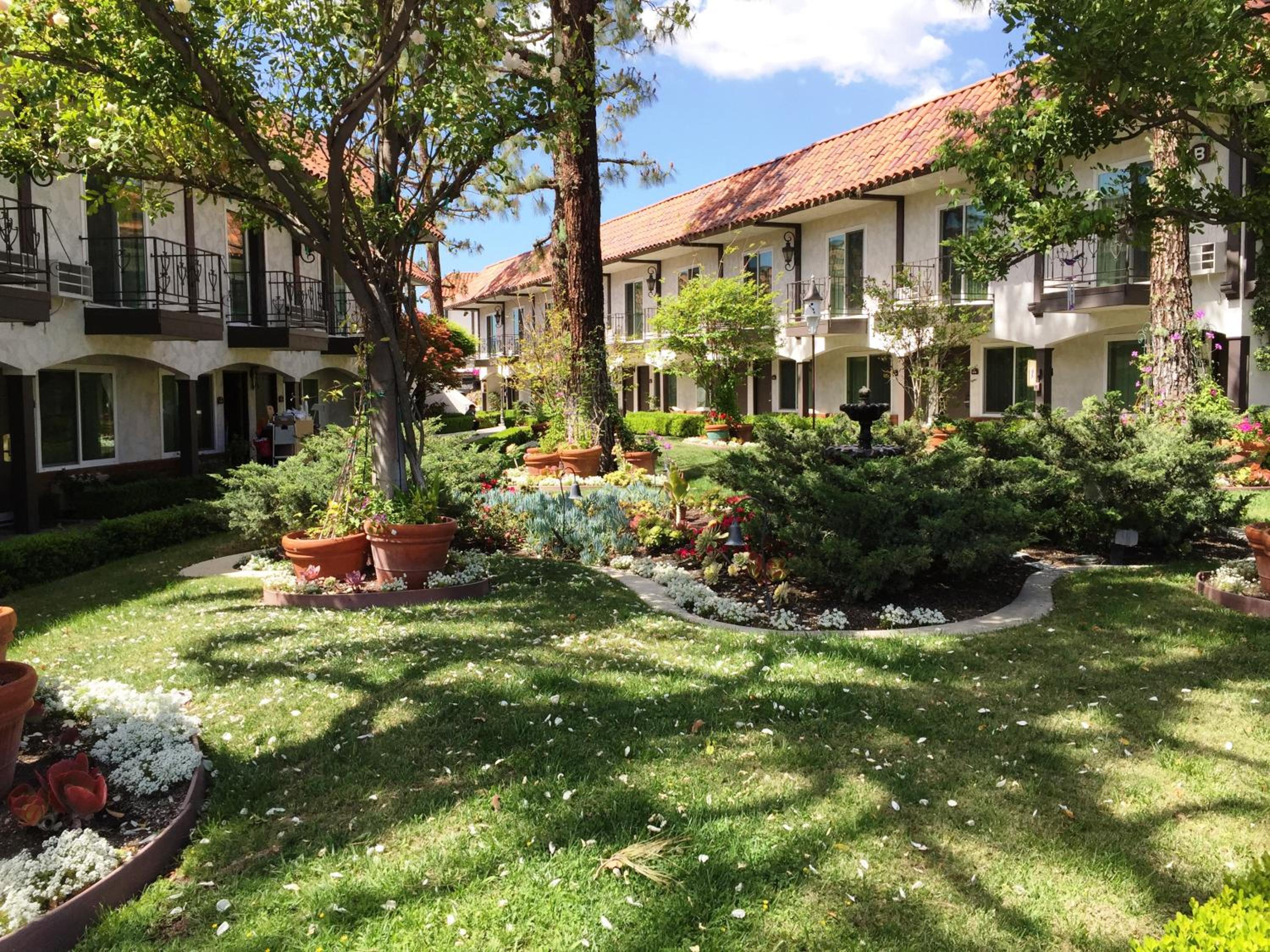 Hotel Laguna Hills Lodge