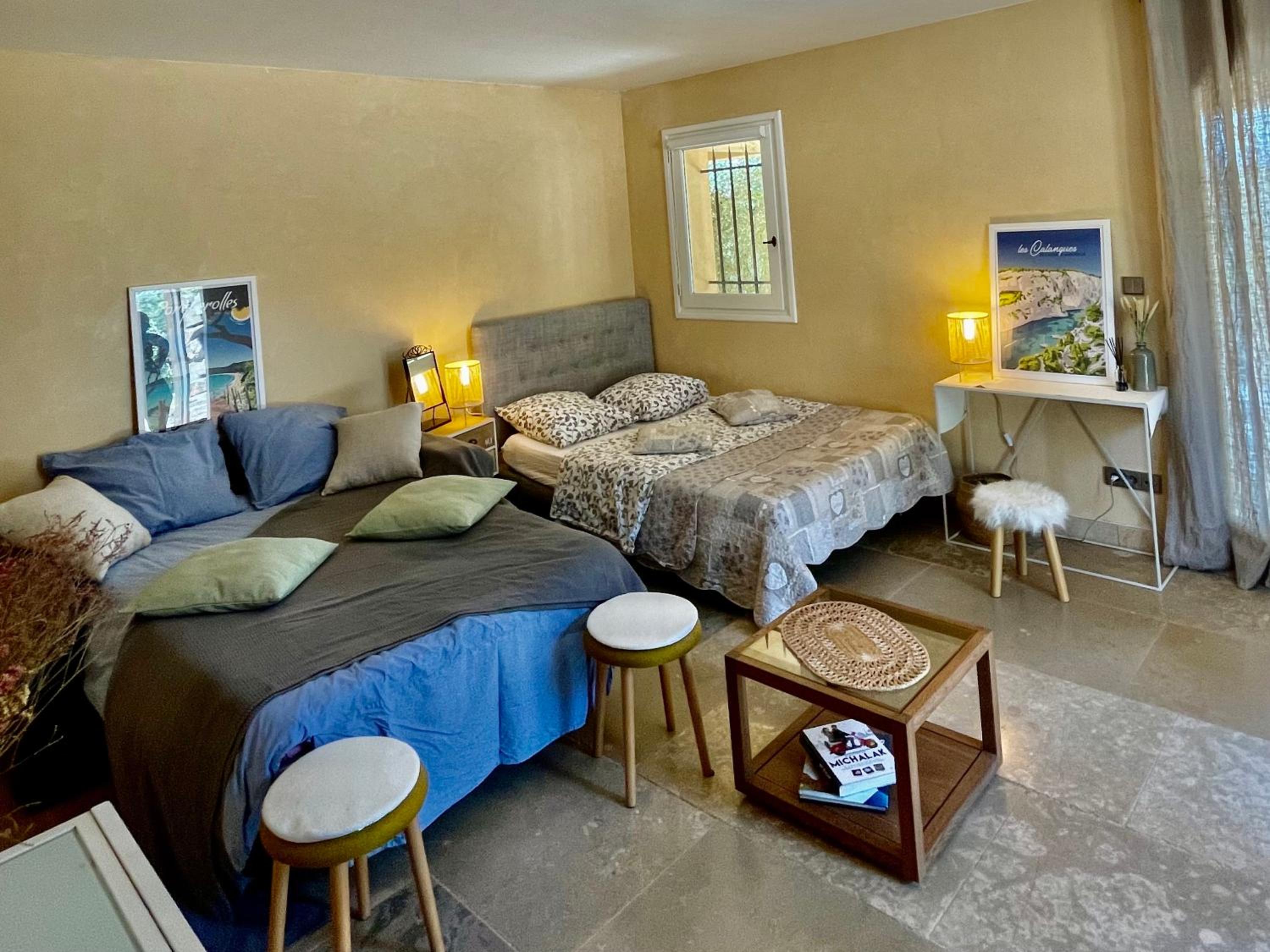 Independent Panoramic Studio with Pool - Le Tholonet