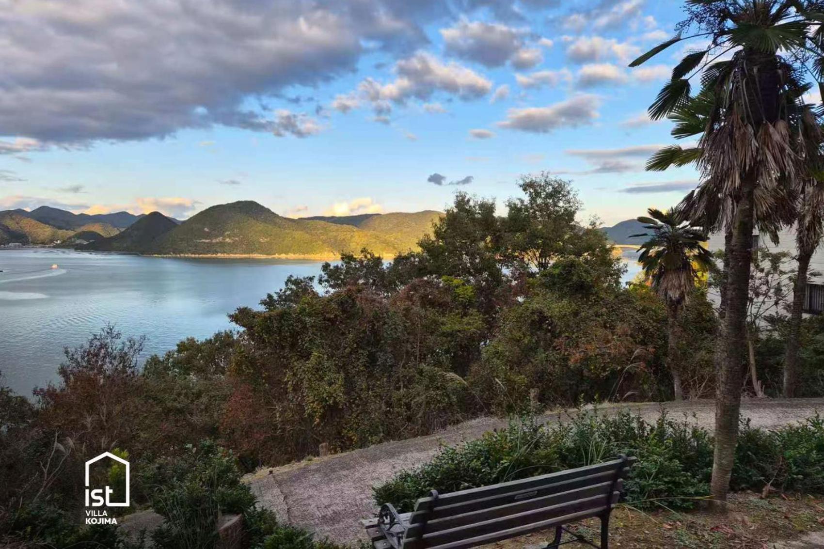 Ultra Private Off Grid Island Villa Near the Beach Mandarin Farm Setting