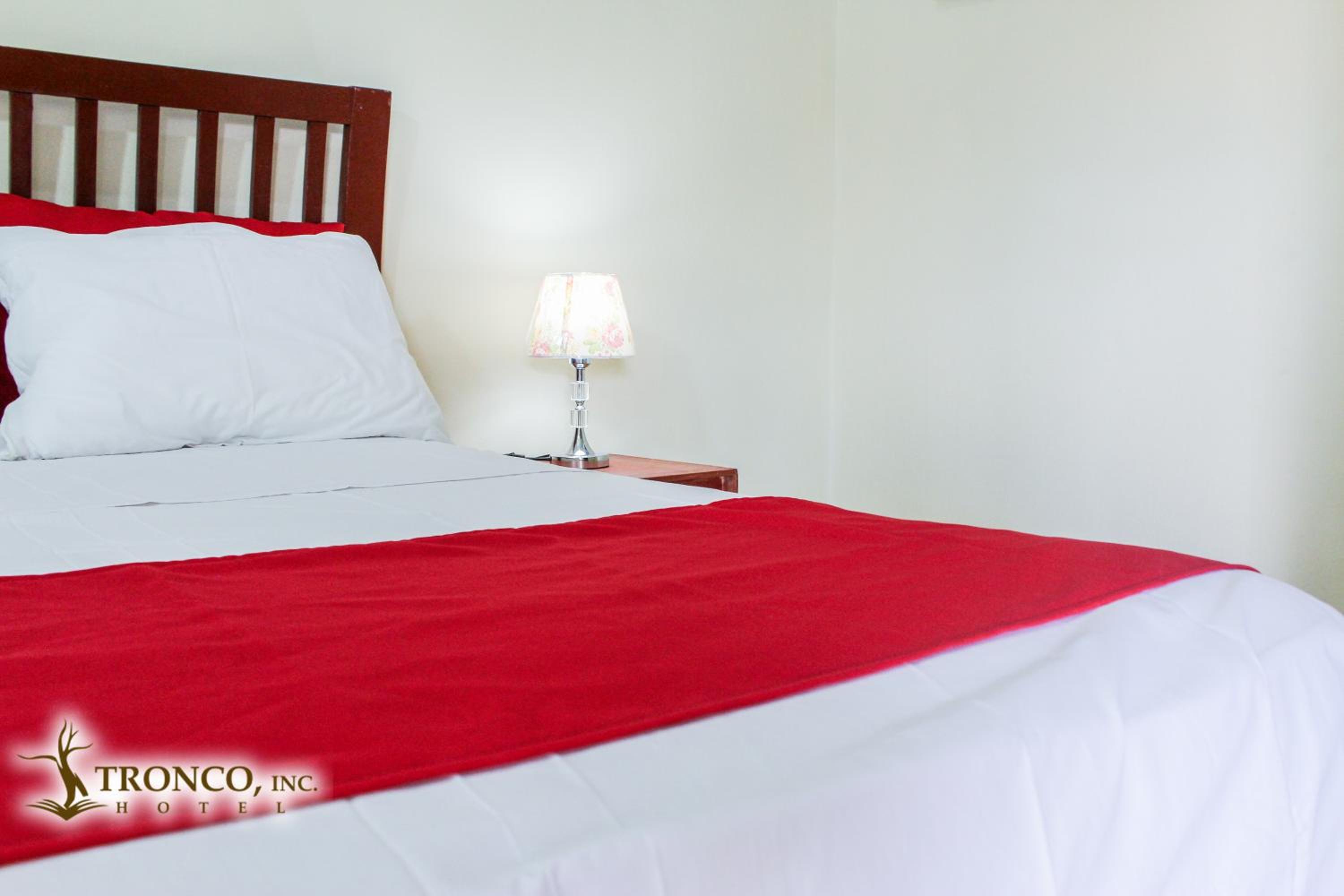 Hotel El Tronco Inc