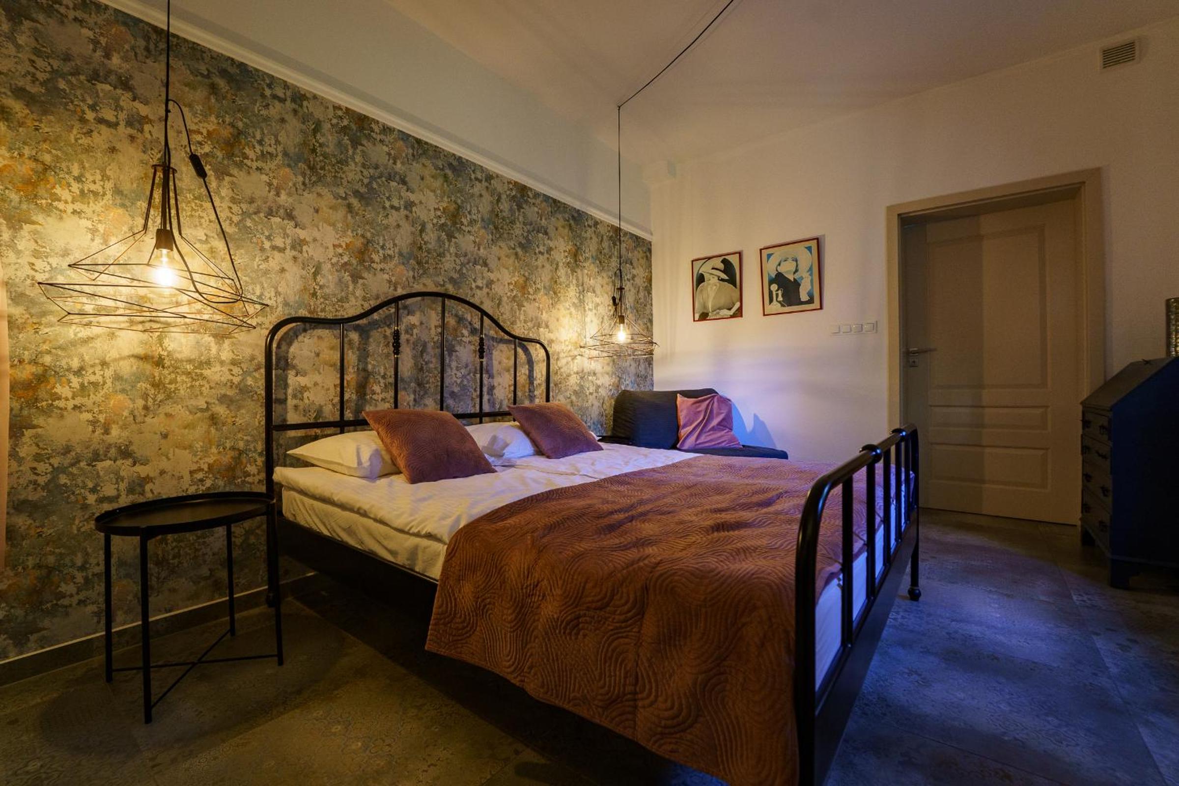 Grand House 47