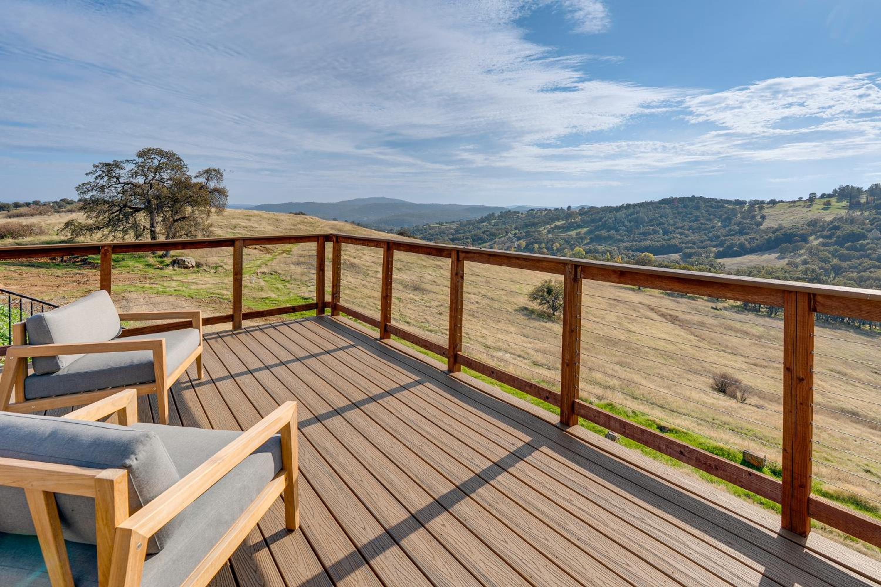 Luxury Pilot Hill Estate on an 800-Acre Vineyard