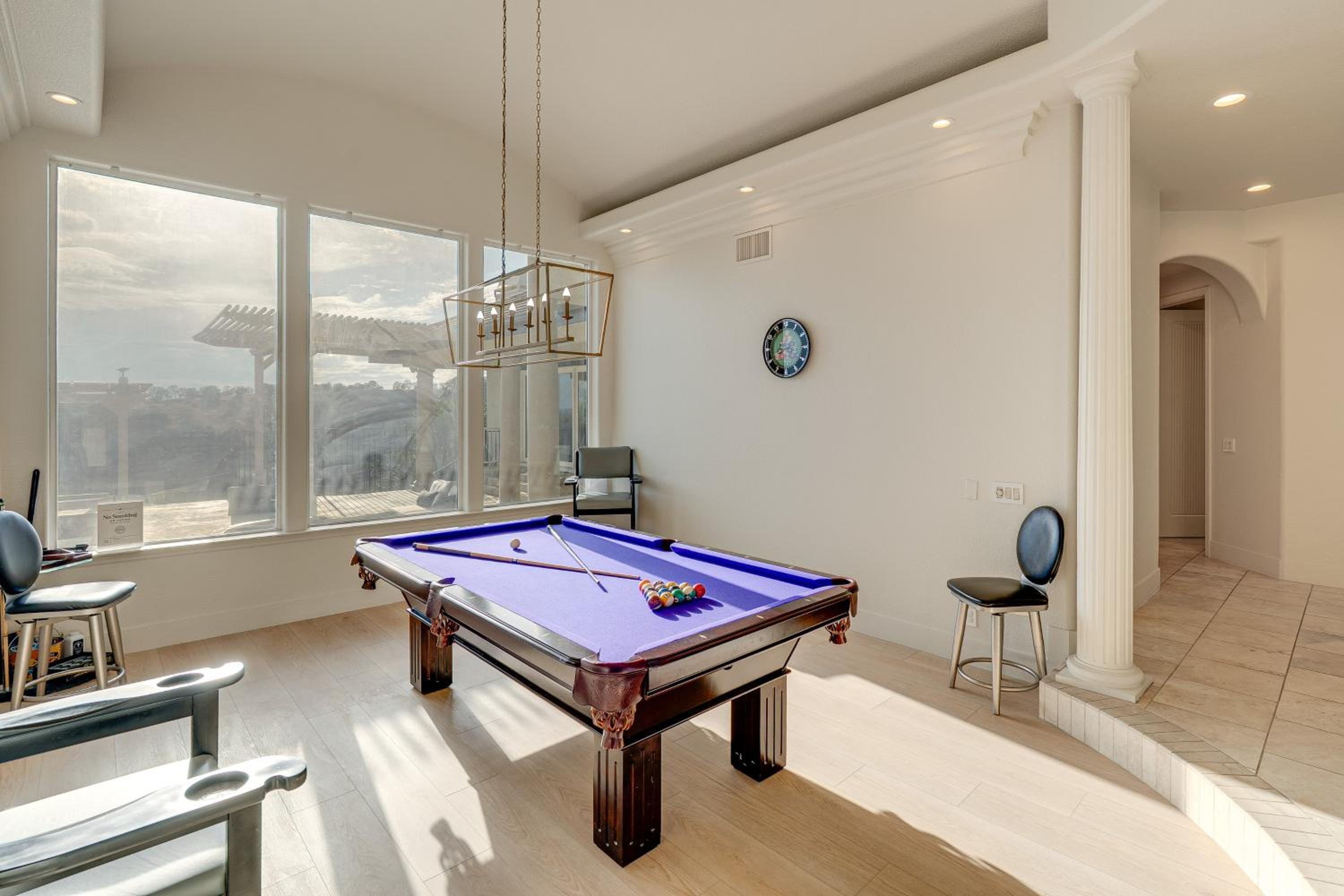 Luxury Pilot Hill Estate on an 800-Acre Vineyard