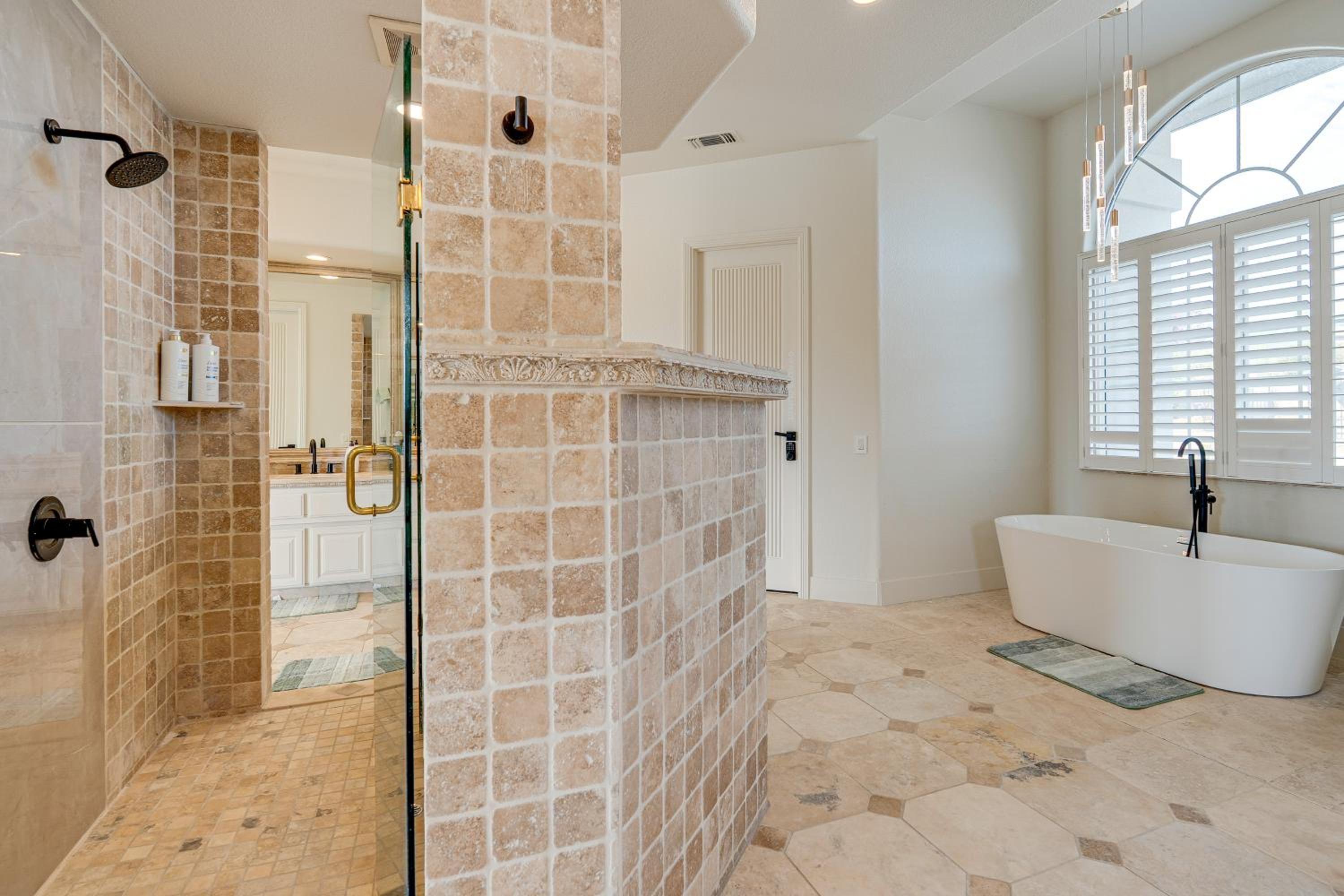 Luxury Pilot Hill Estate on an 800-Acre Vineyard