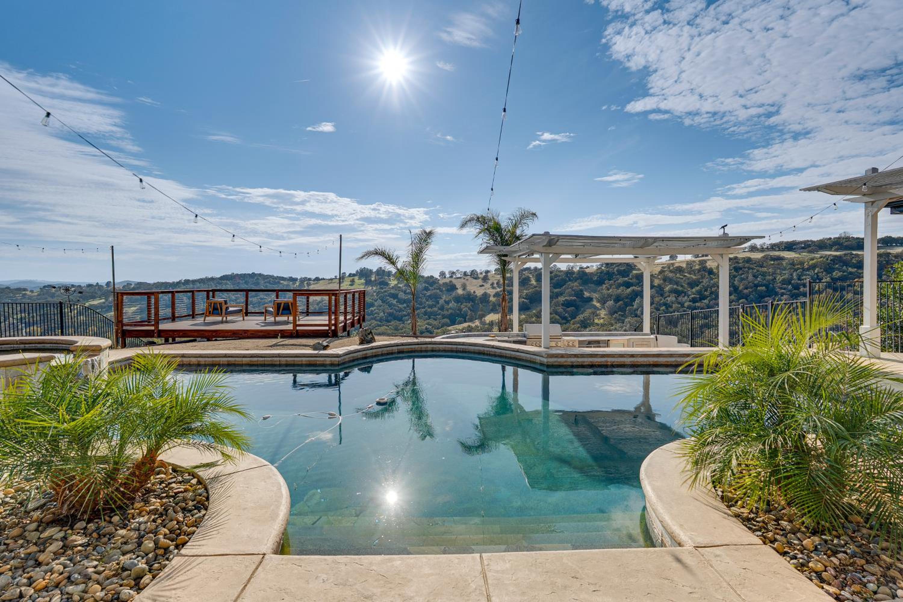 Luxury Pilot Hill Estate on an 800-Acre Vineyard