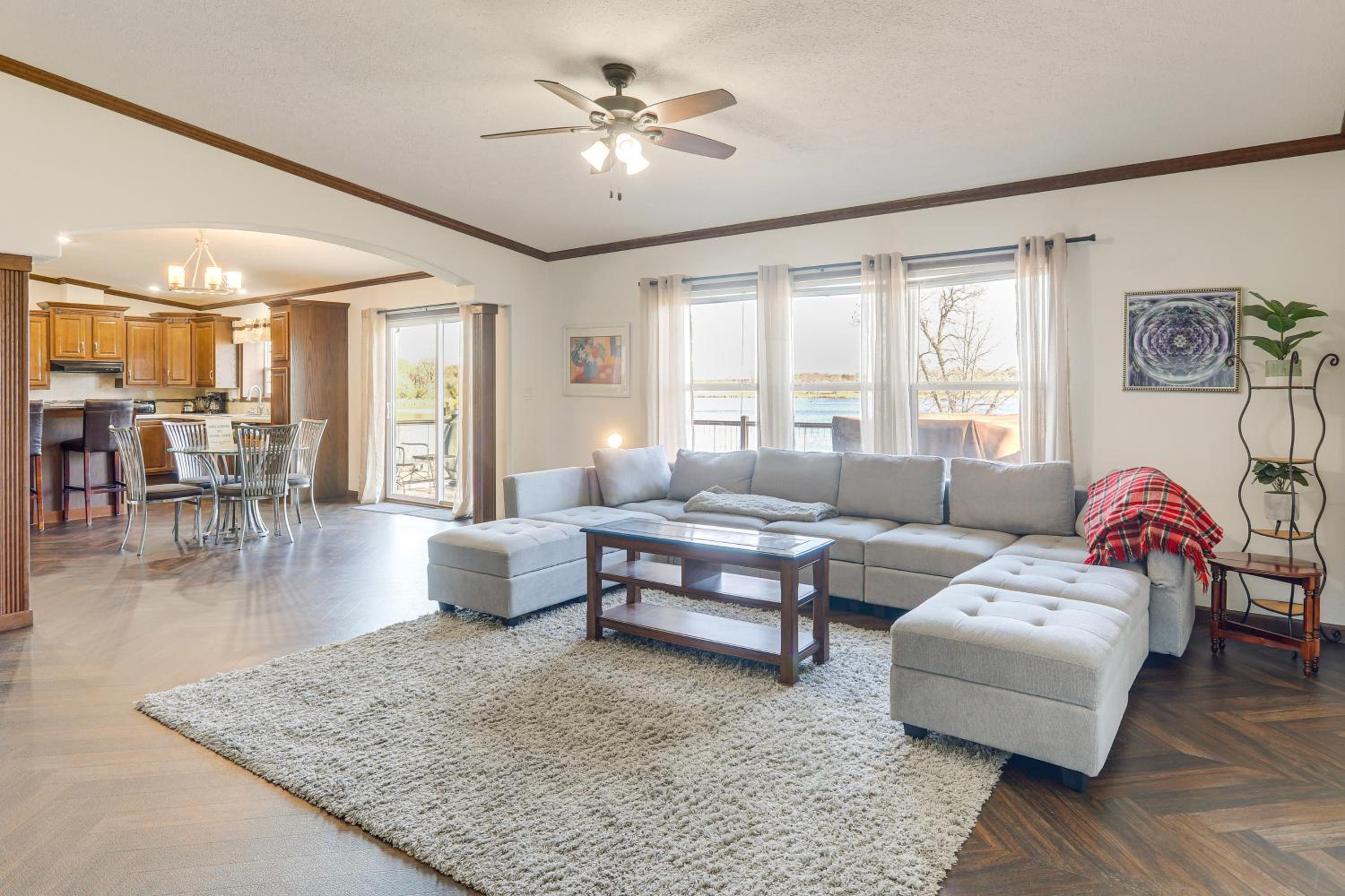 Fish & Relax Fireside: Mink Lake Retreat!