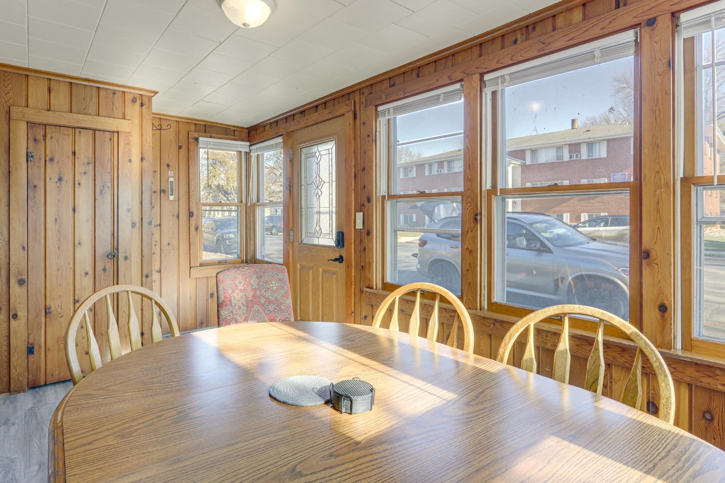 Steps to Shore! Pet-Friendly Lake Waconia Getaway