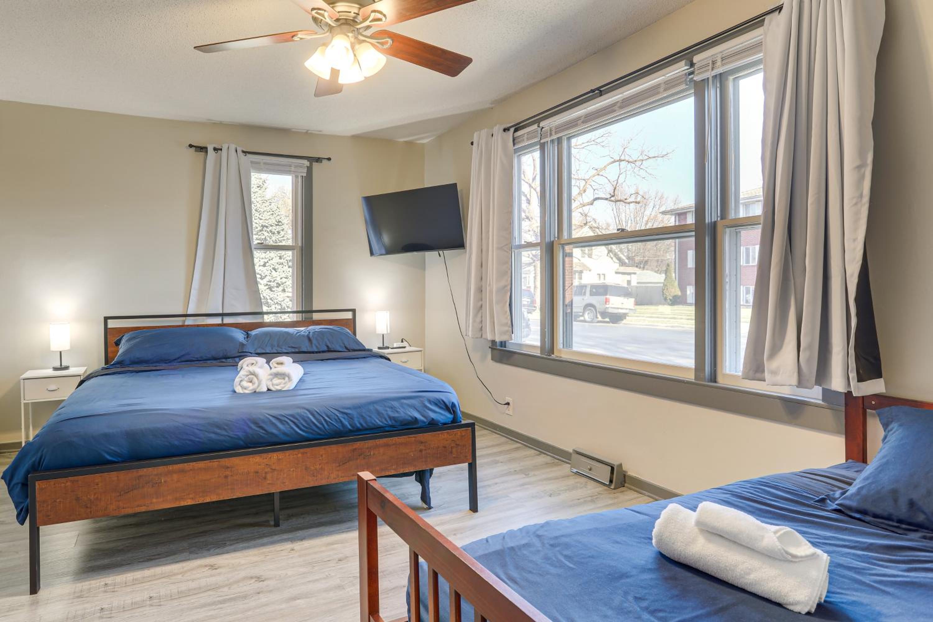 Steps to Shore! Pet-Friendly Lake Waconia Getaway