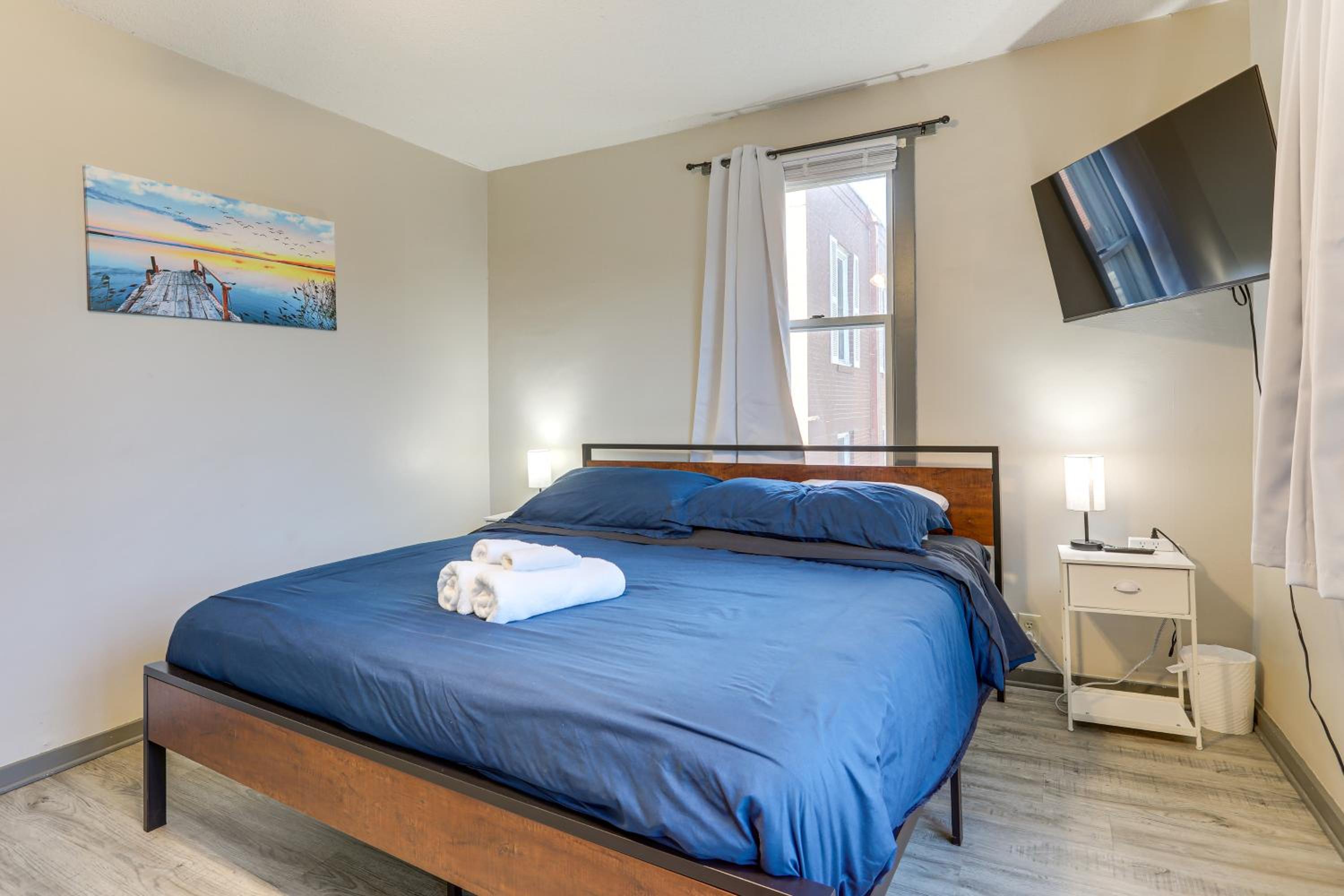 Steps to Shore! Pet-Friendly Lake Waconia Getaway