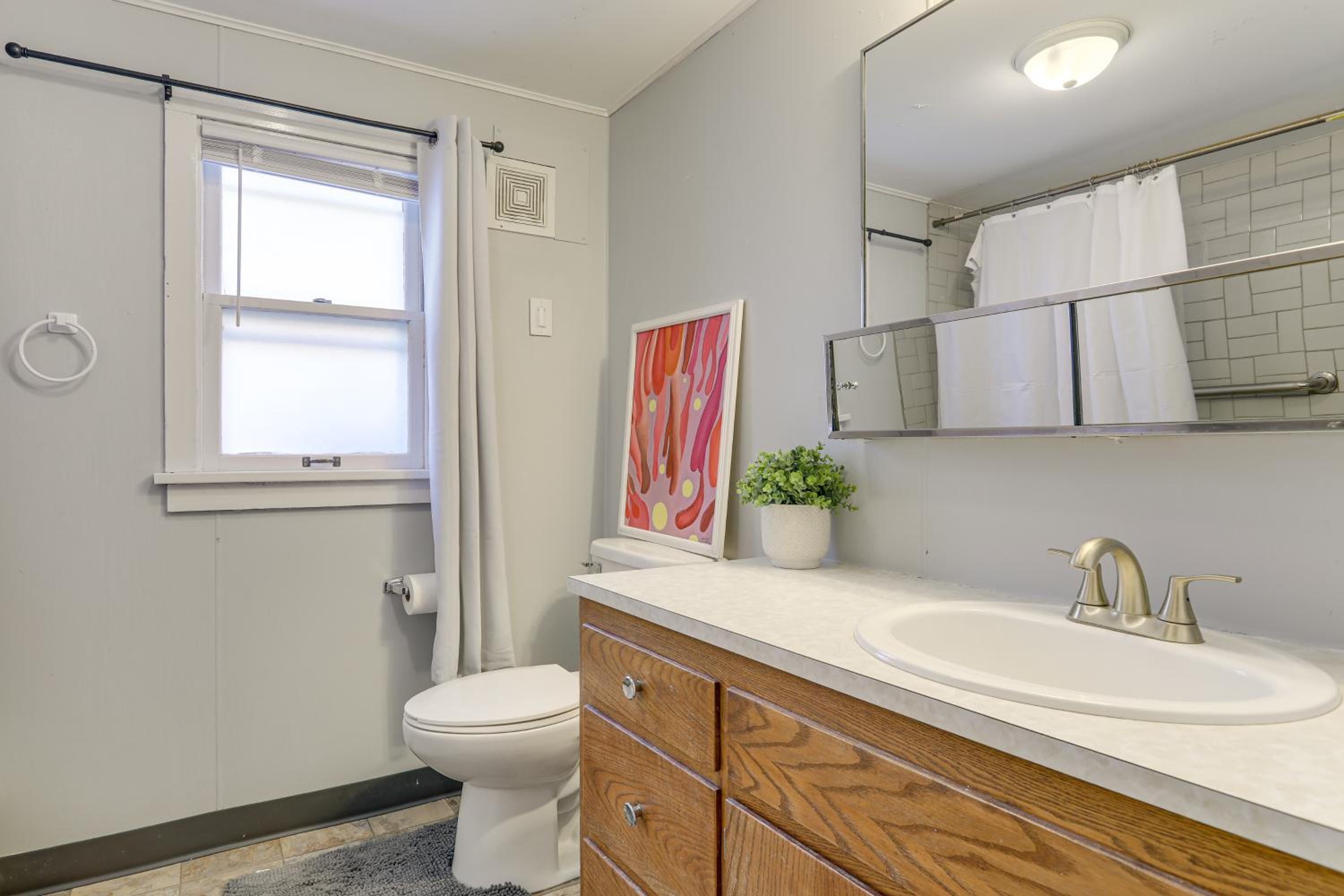 Steps to Shore! Pet-Friendly Lake Waconia Getaway