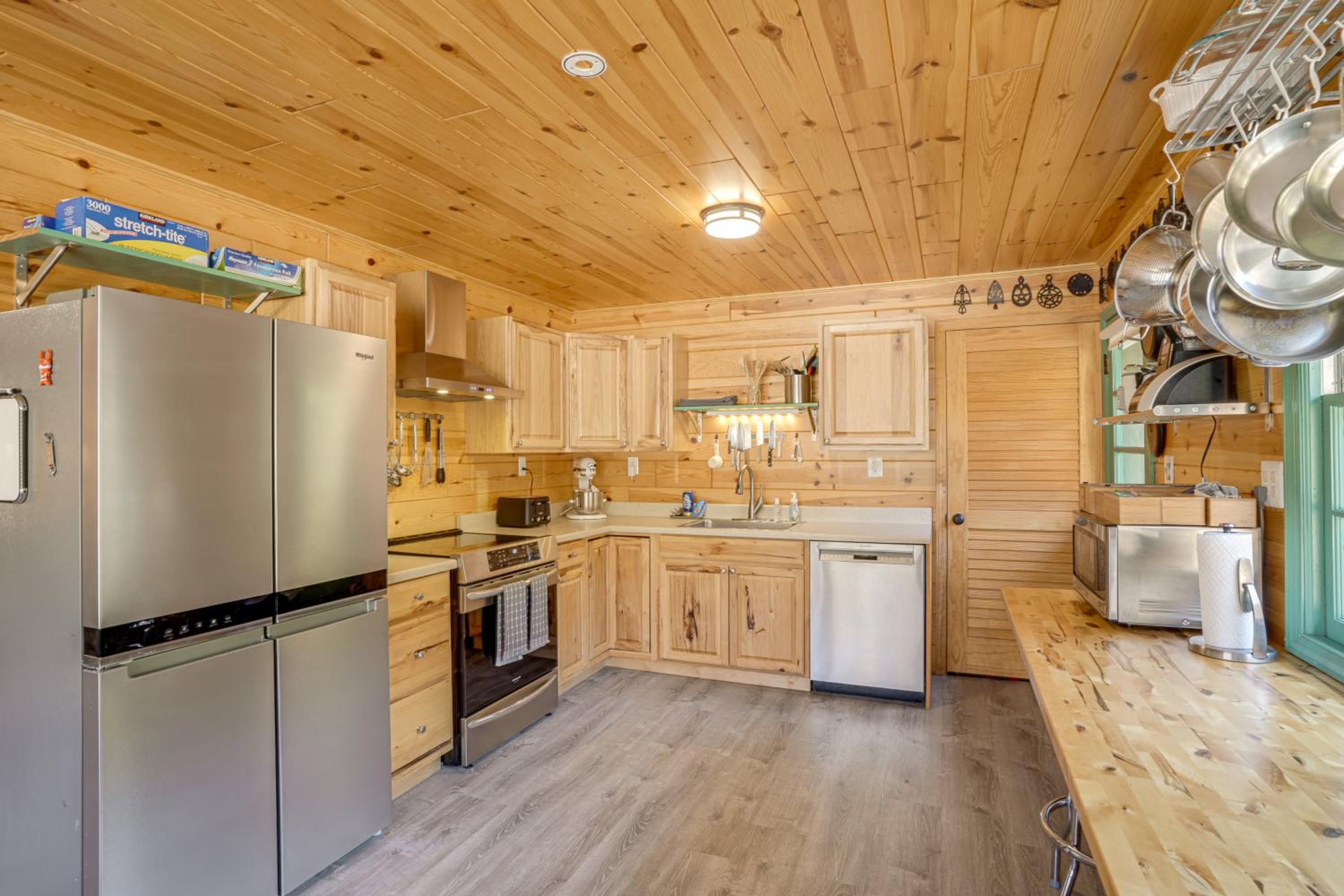 Hike On-Site! 16-Acre Escape Near Shenandoah NP
