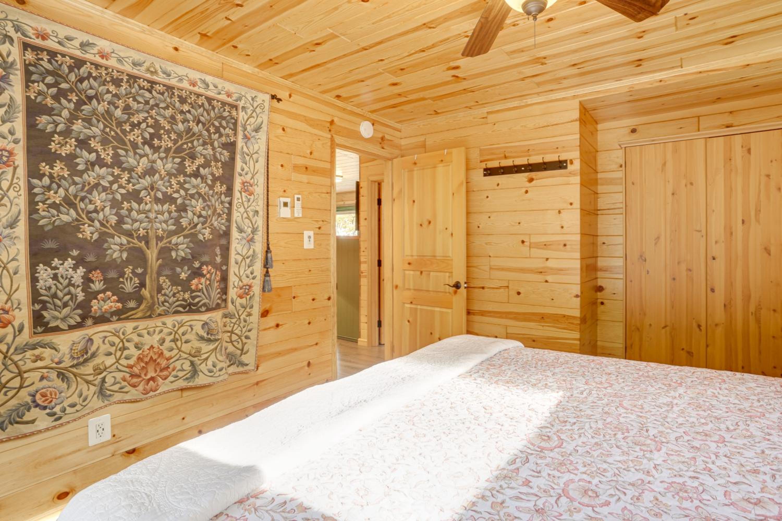 Hike On-Site! 16-Acre Escape Near Shenandoah NP