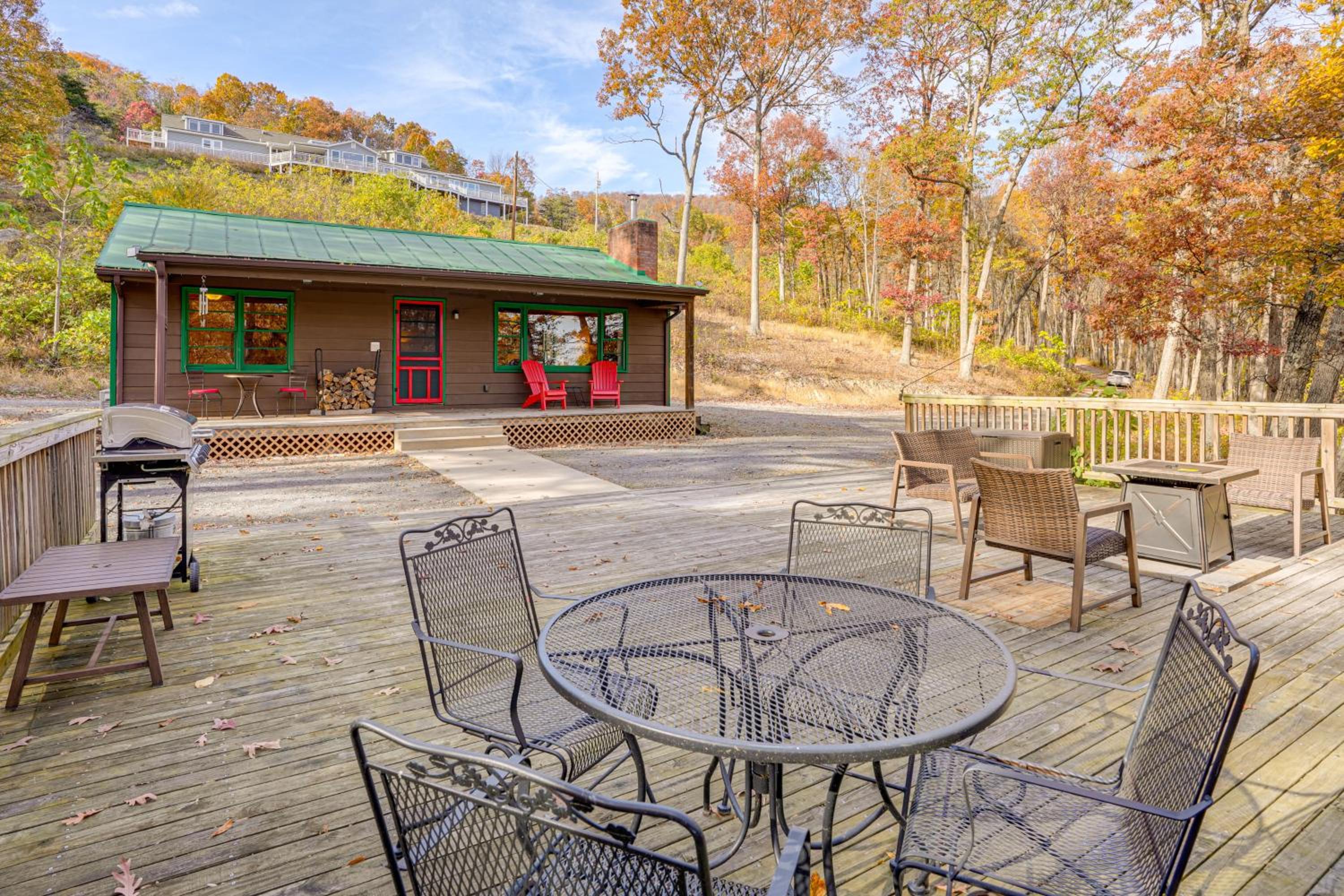 Hike On-Site! 16-Acre Escape Near Shenandoah NP