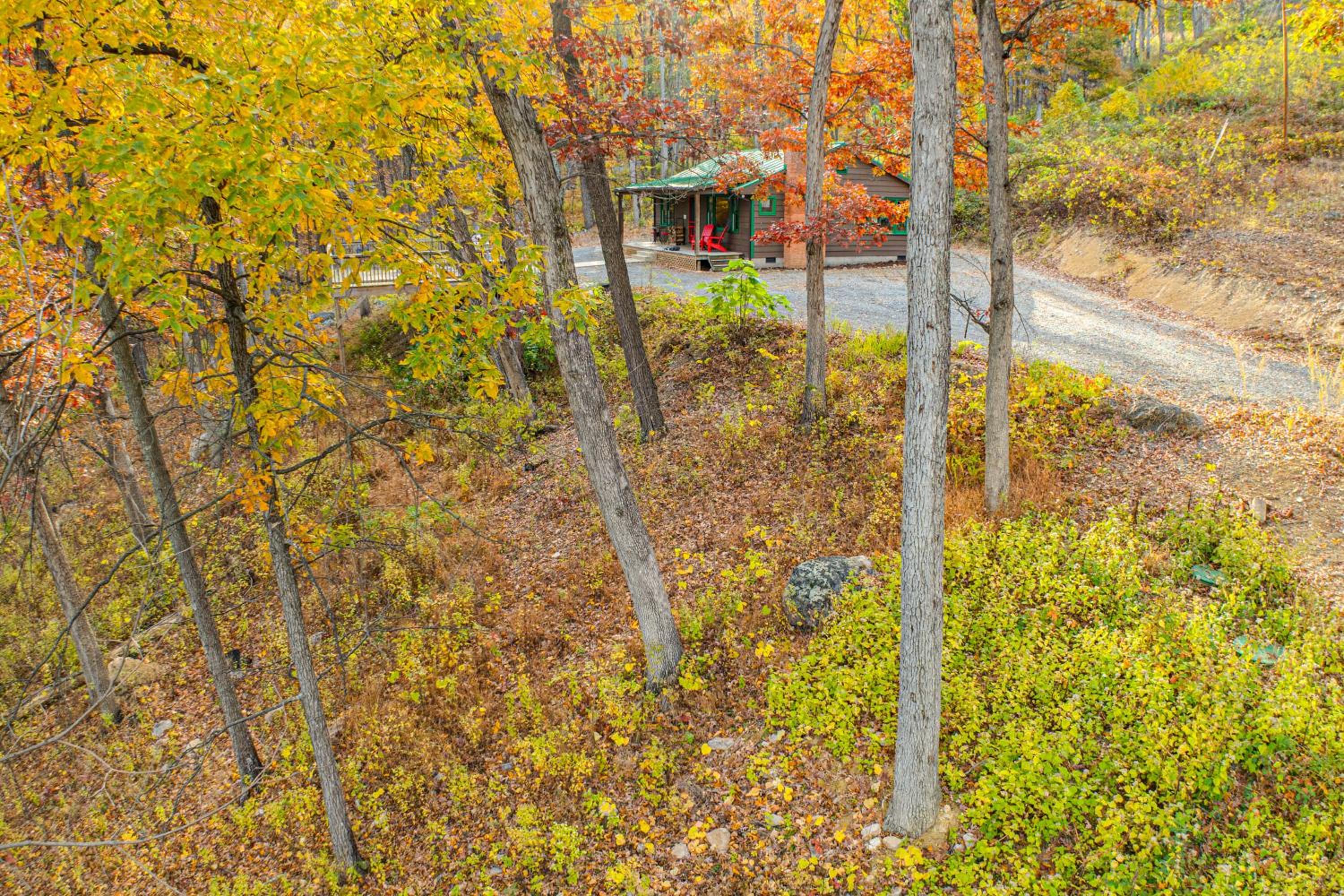 Hike On-Site! 16-Acre Escape Near Shenandoah NP