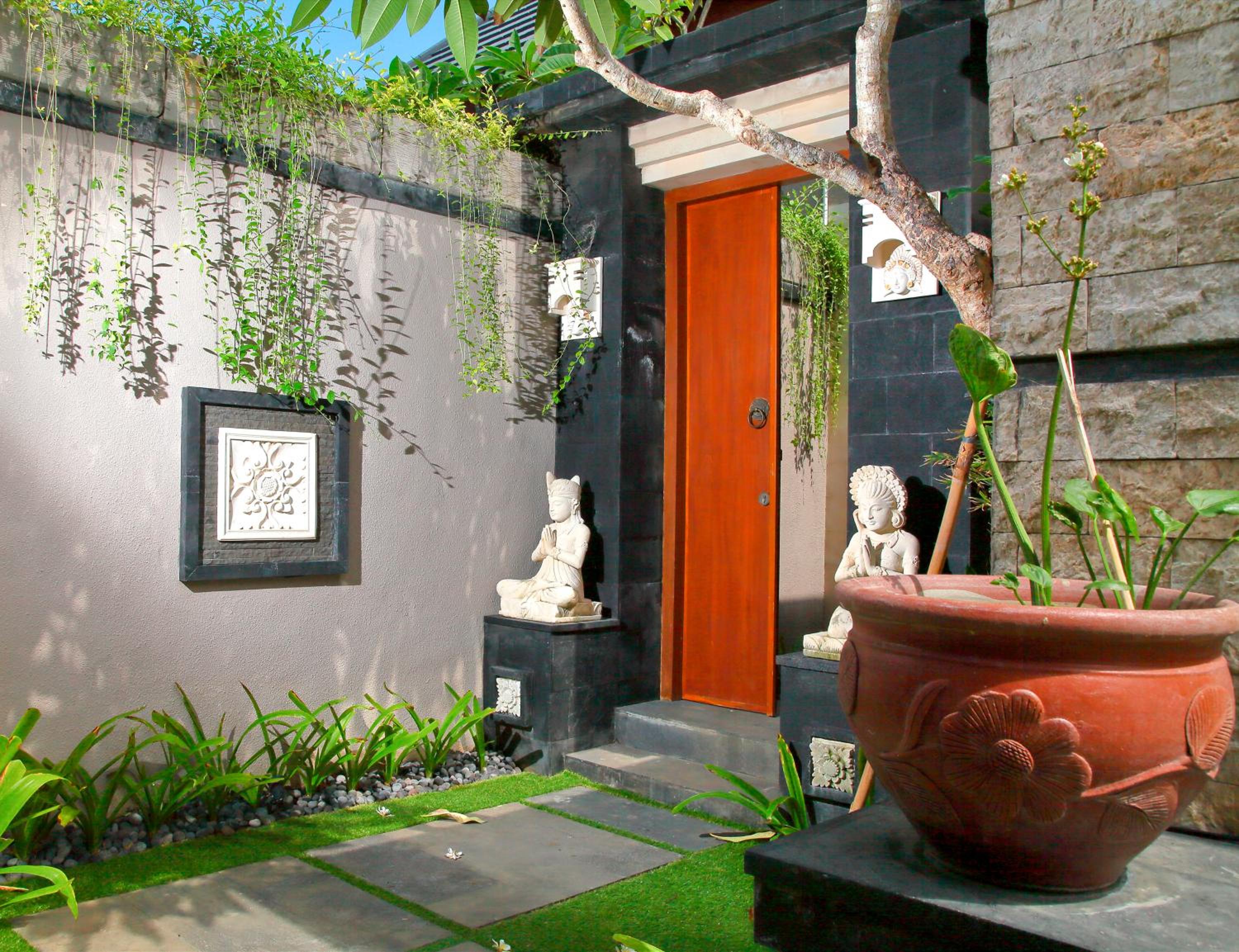 The Banyumas Suite Villa Legian
