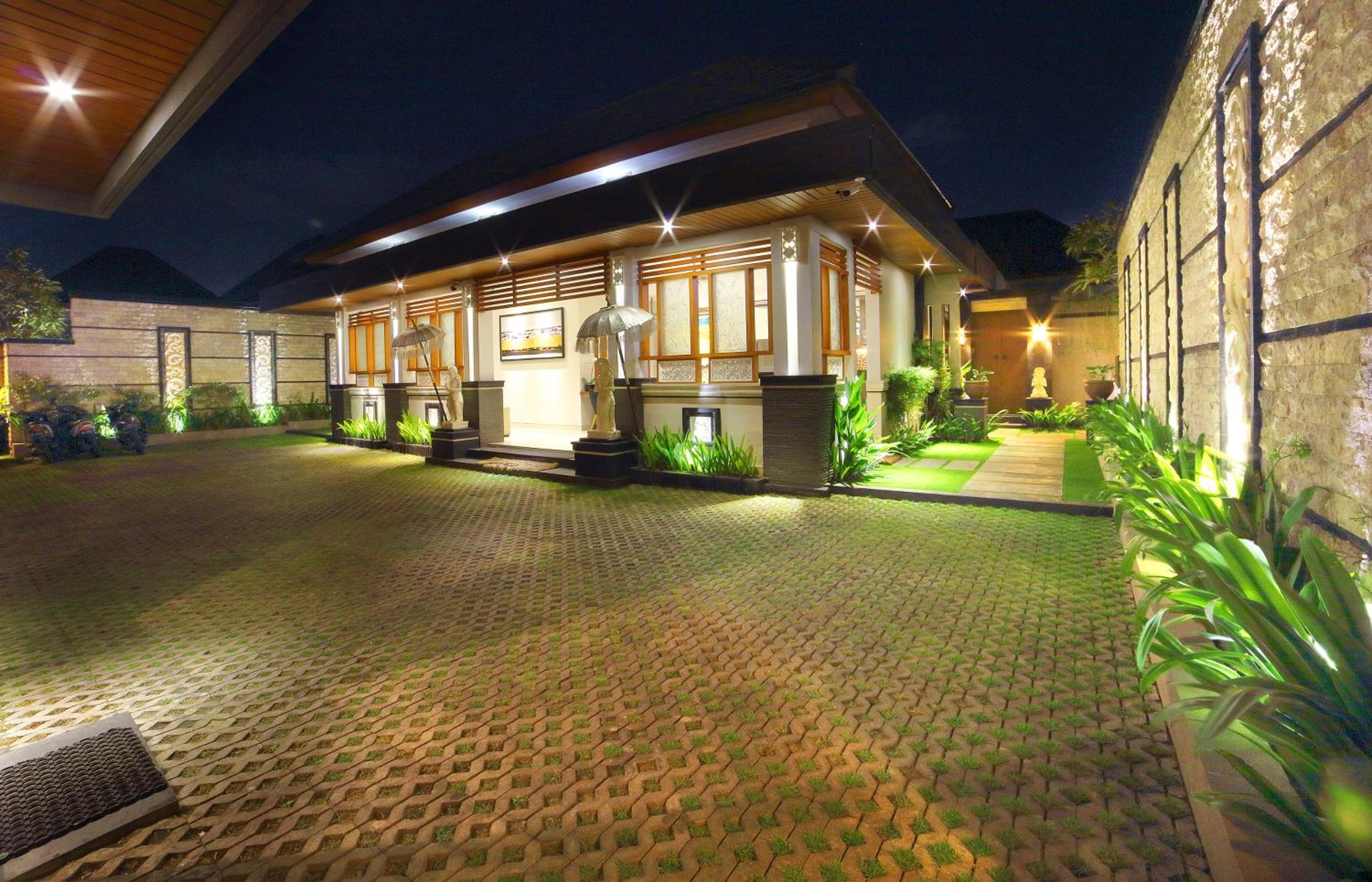 The Banyumas Suite Villa Legian