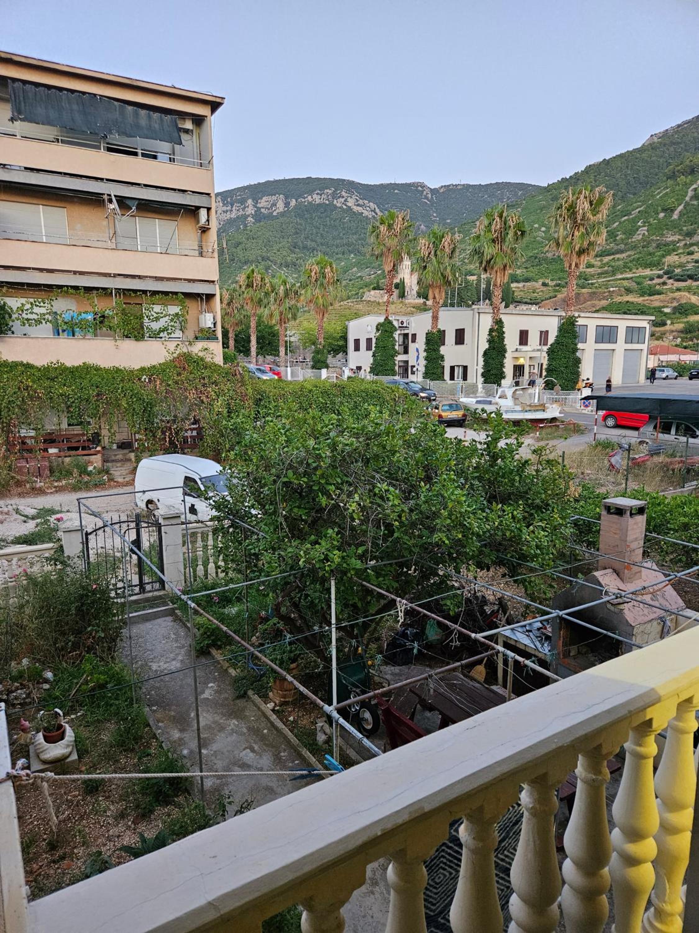 Antica Private Apartment Komiza