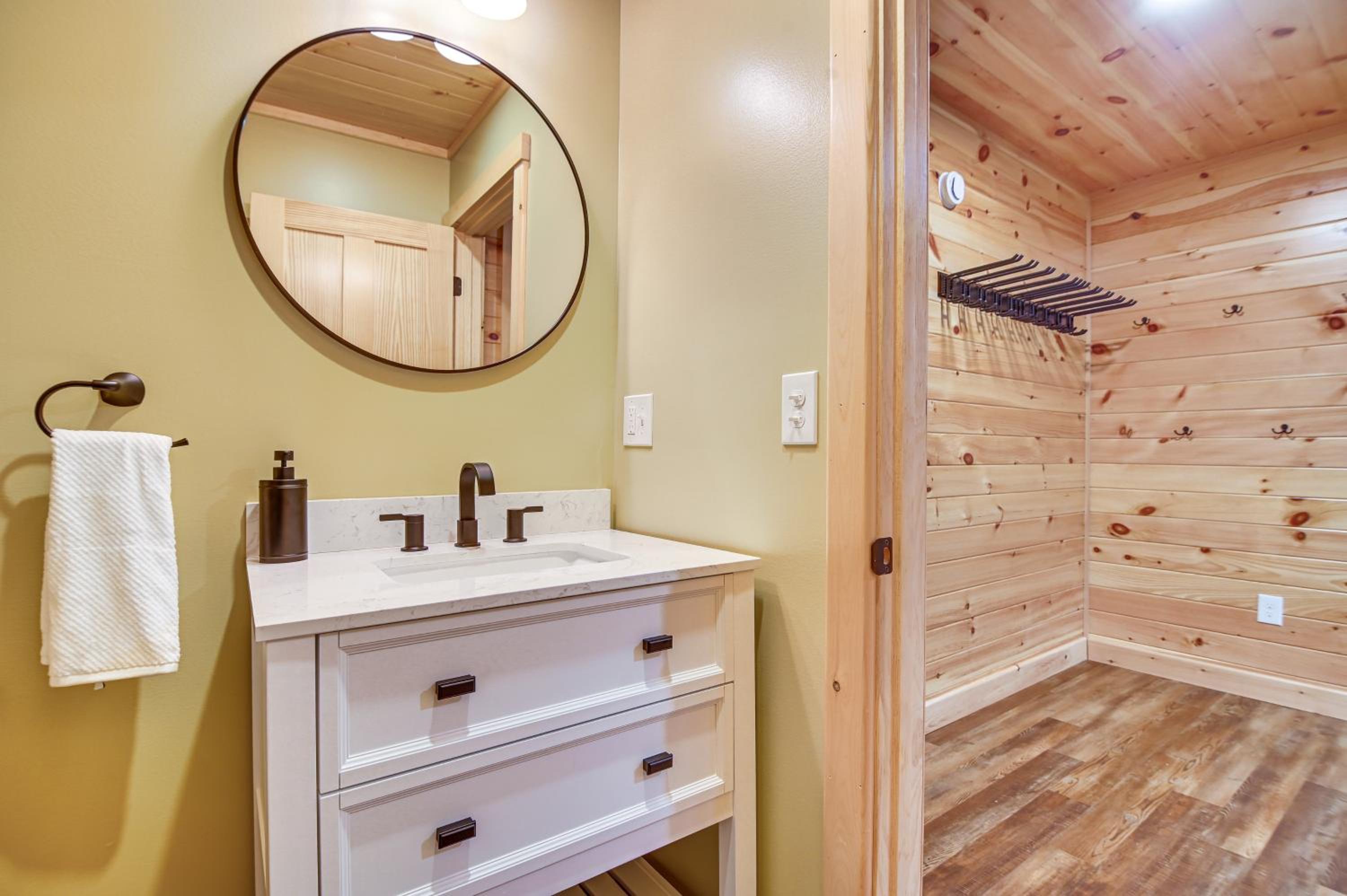Hot Tub | Fire Pit | Mtn Escape Near Sunday River