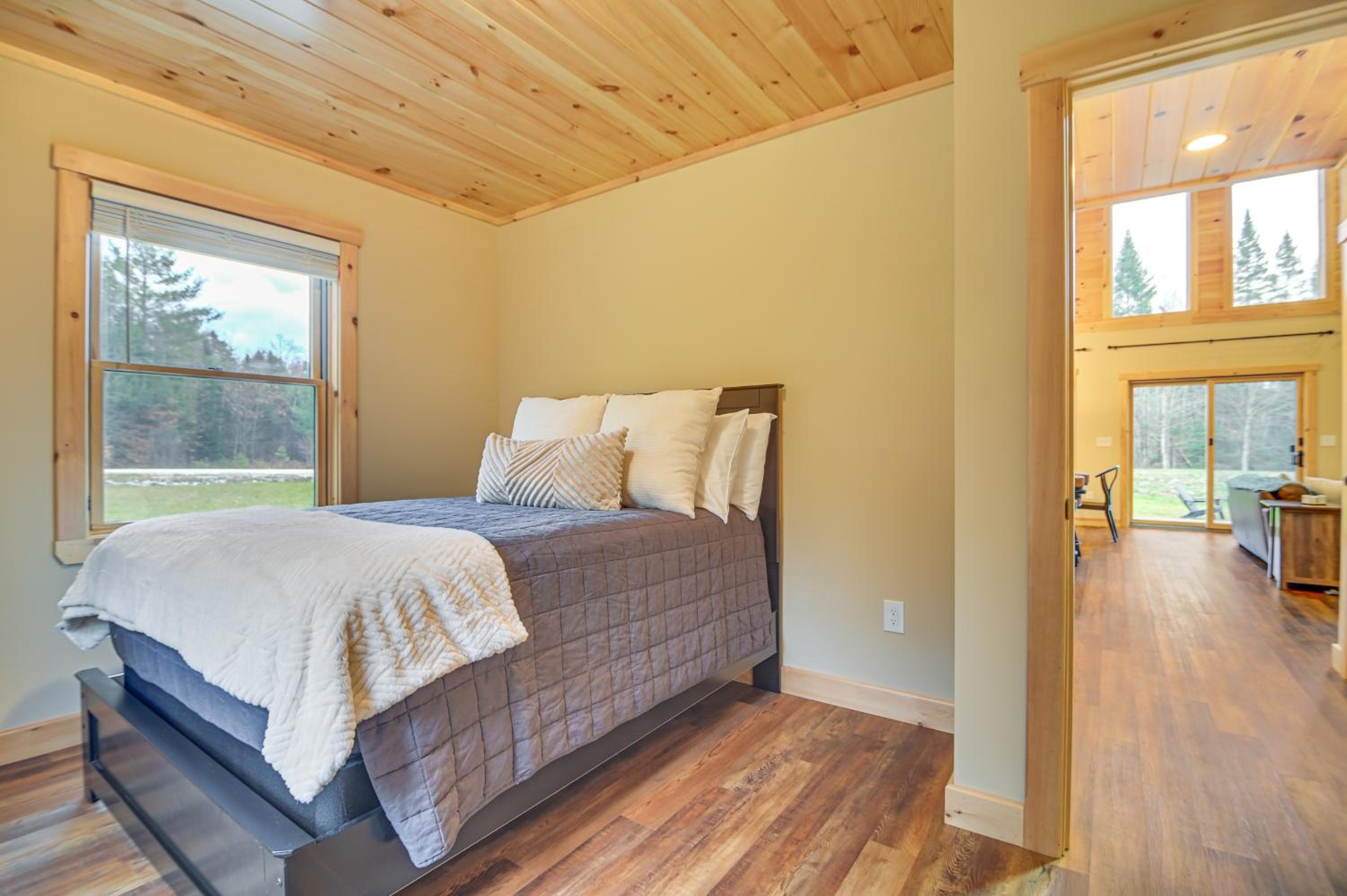 Hot Tub | Fire Pit | Mtn Escape Near Sunday River