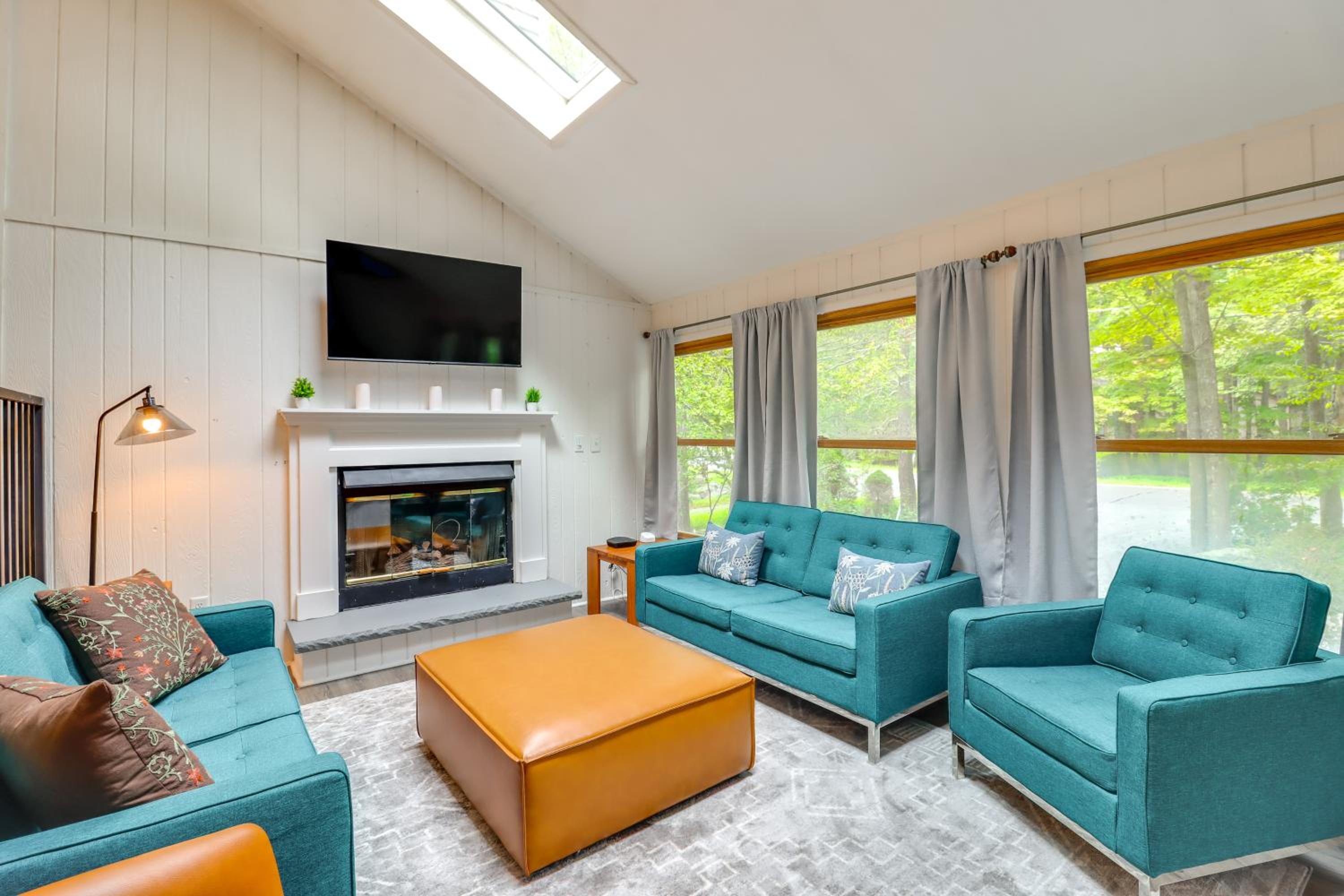 1 Mi to Lake, Golf and Ski Access The Hideout Home!