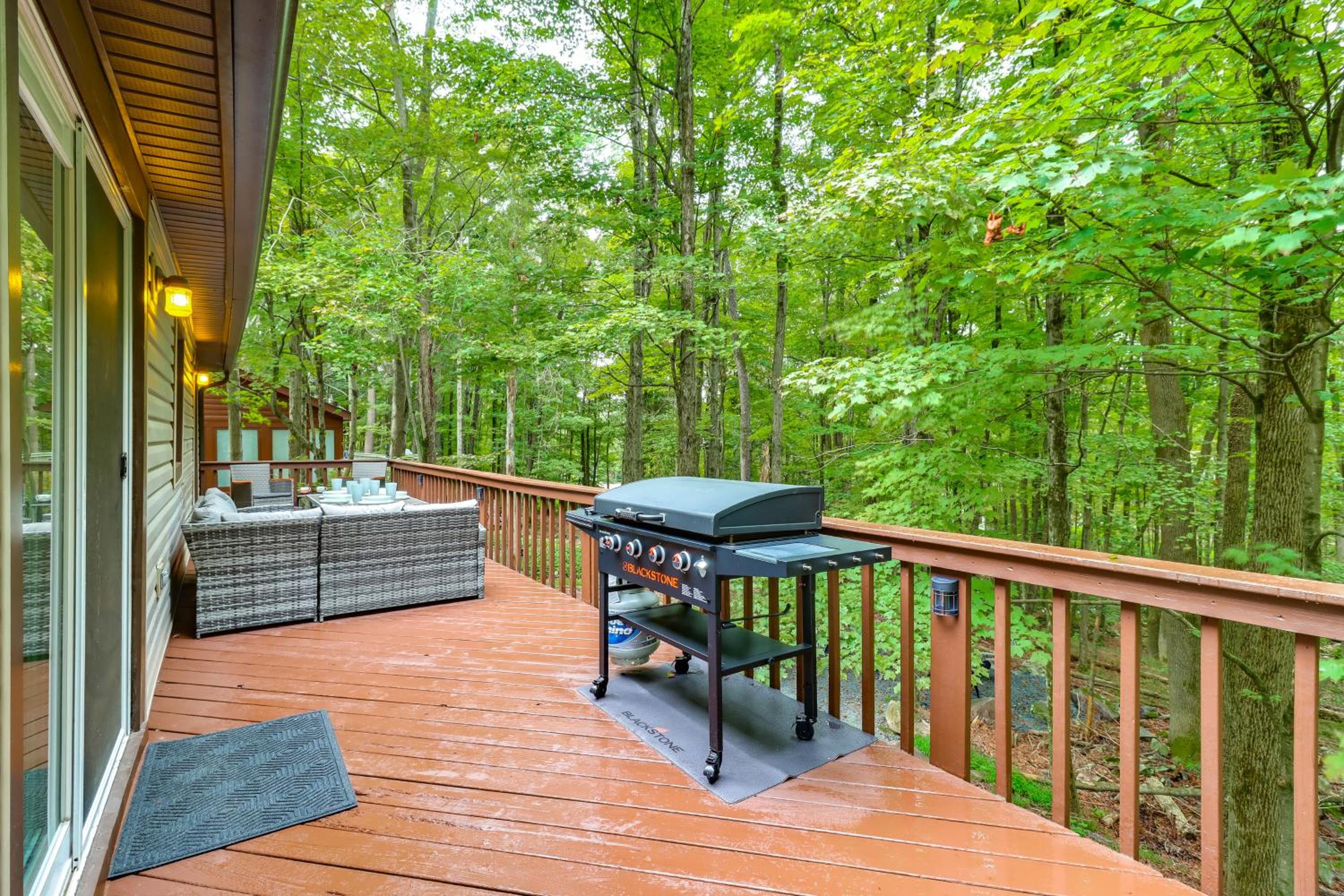1 Mi to Lake, Golf and Ski Access The Hideout Home!